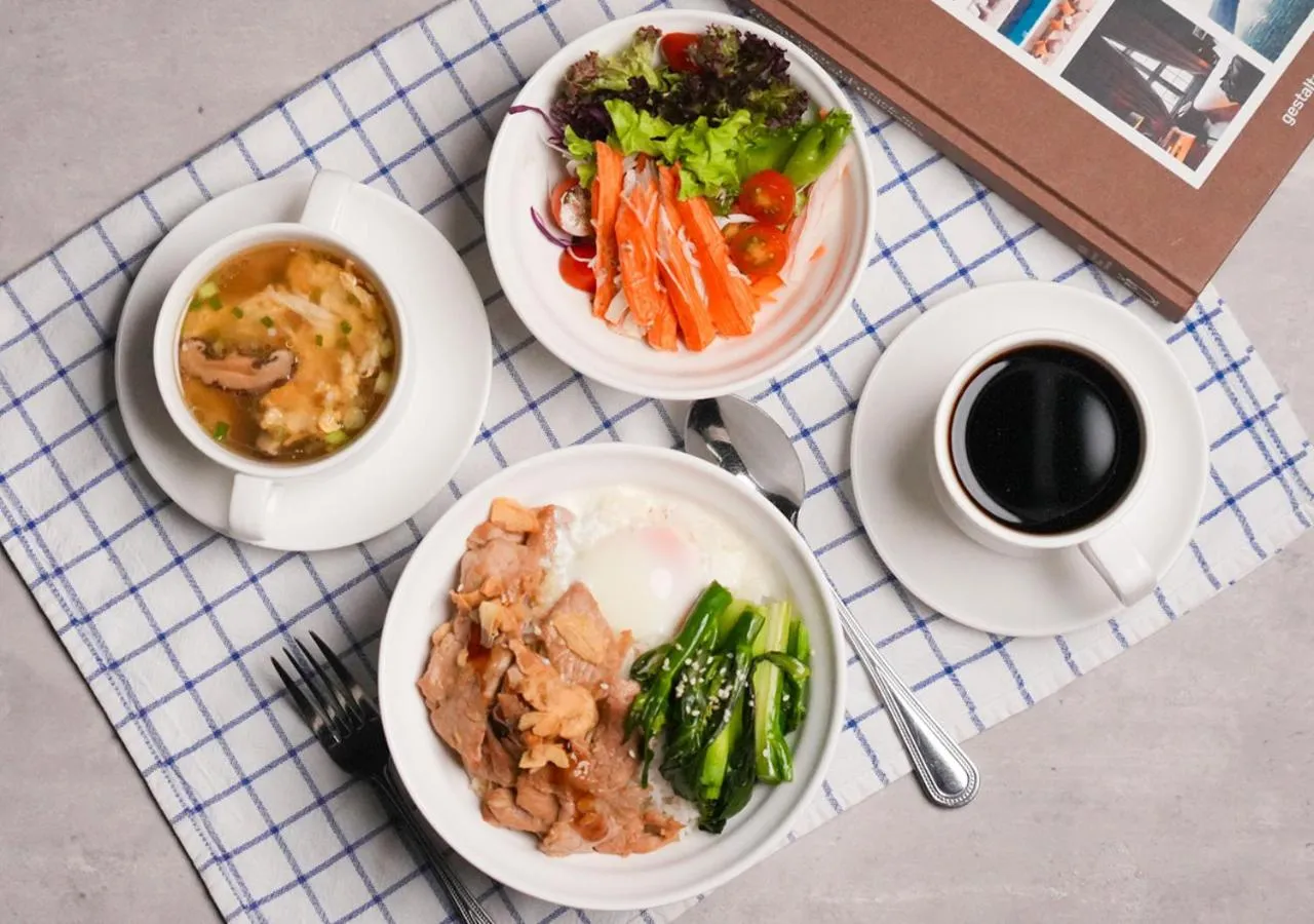 Breakfast in MeStyle Garage Hotel