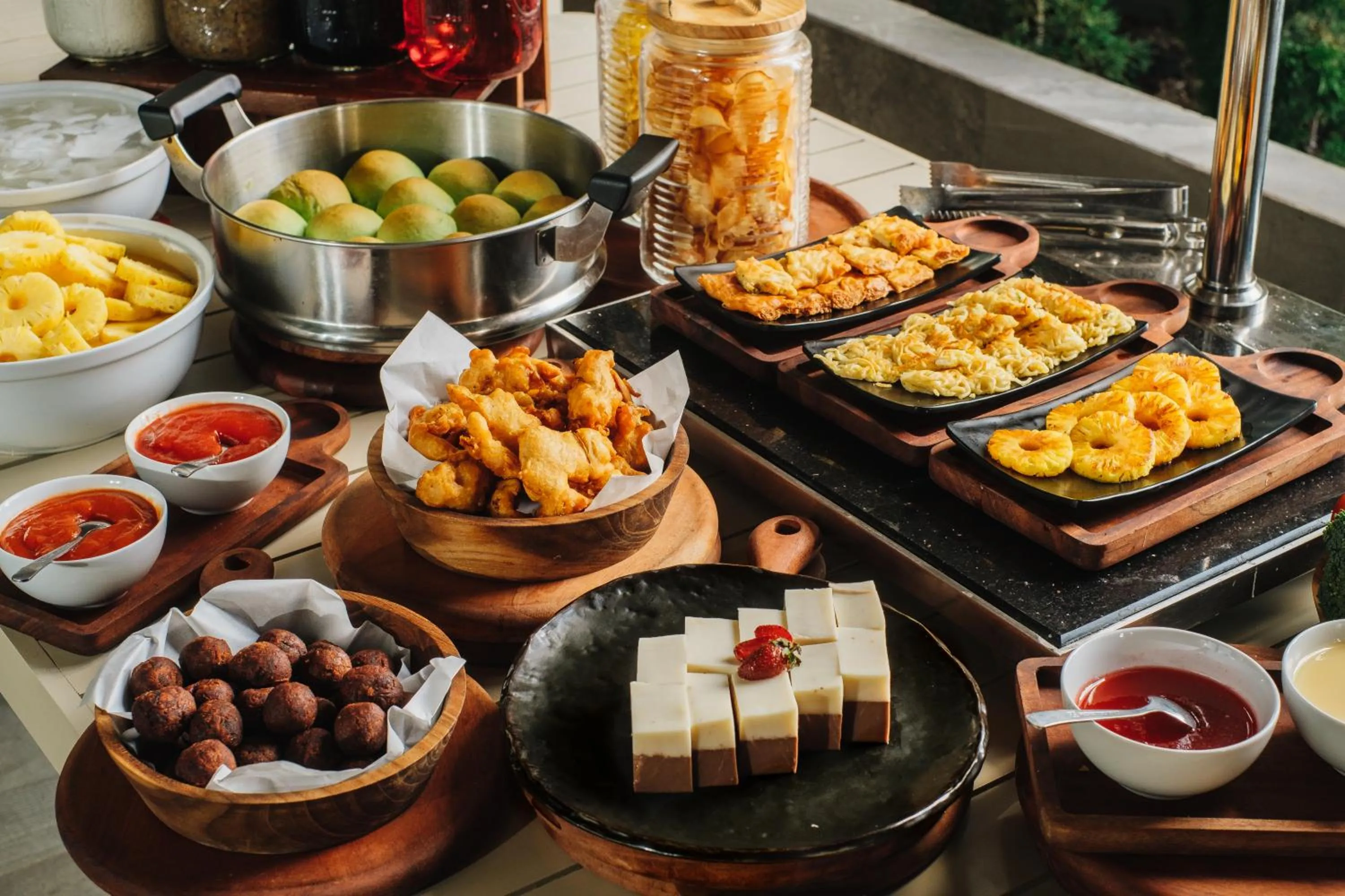 Food and drinks in The Alts Hotel