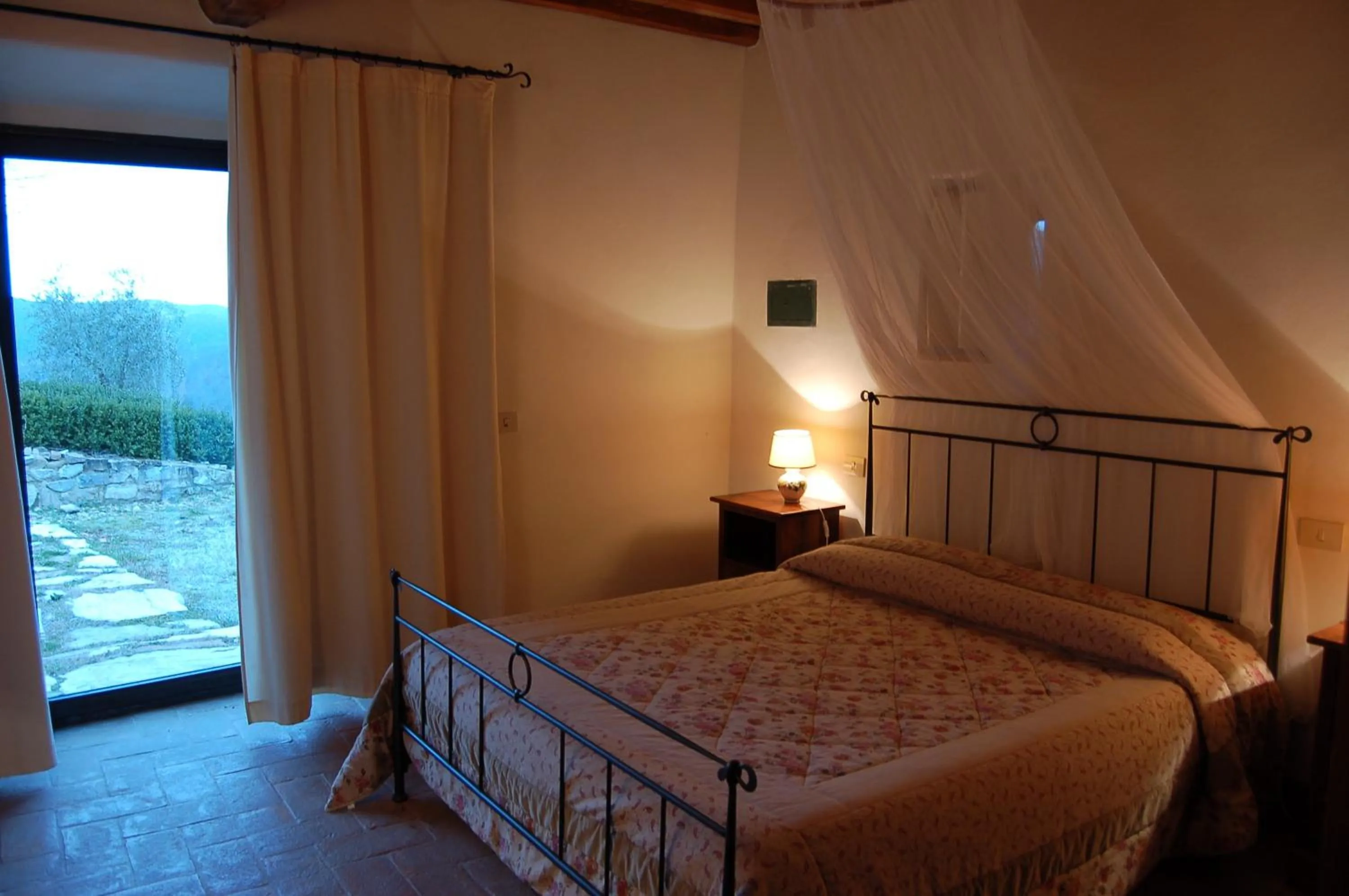 Bed in Castello Di Meleto