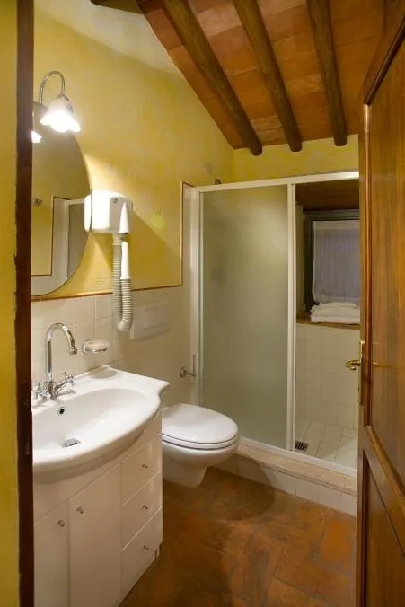 Bathroom in Castello Di Meleto