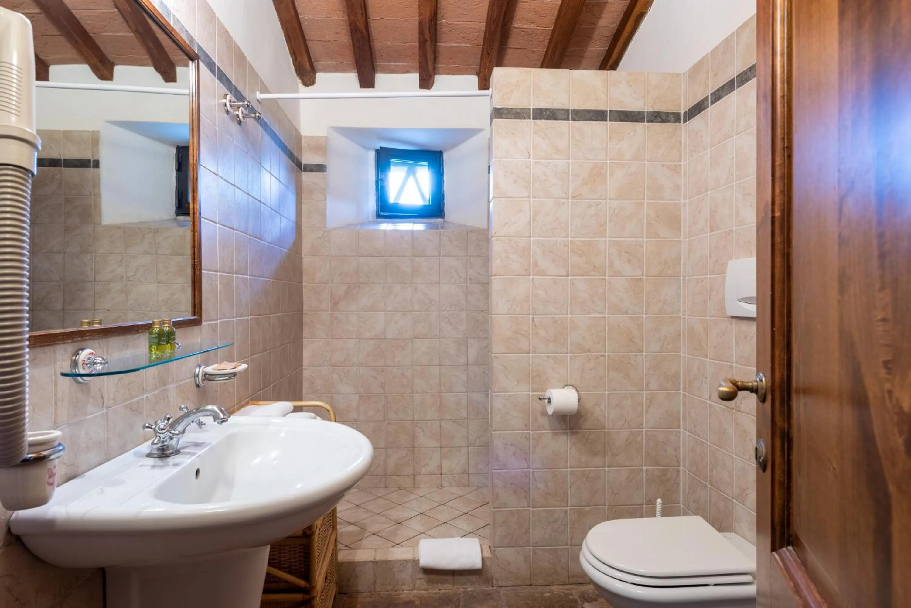 Bathroom in Castello Di Meleto