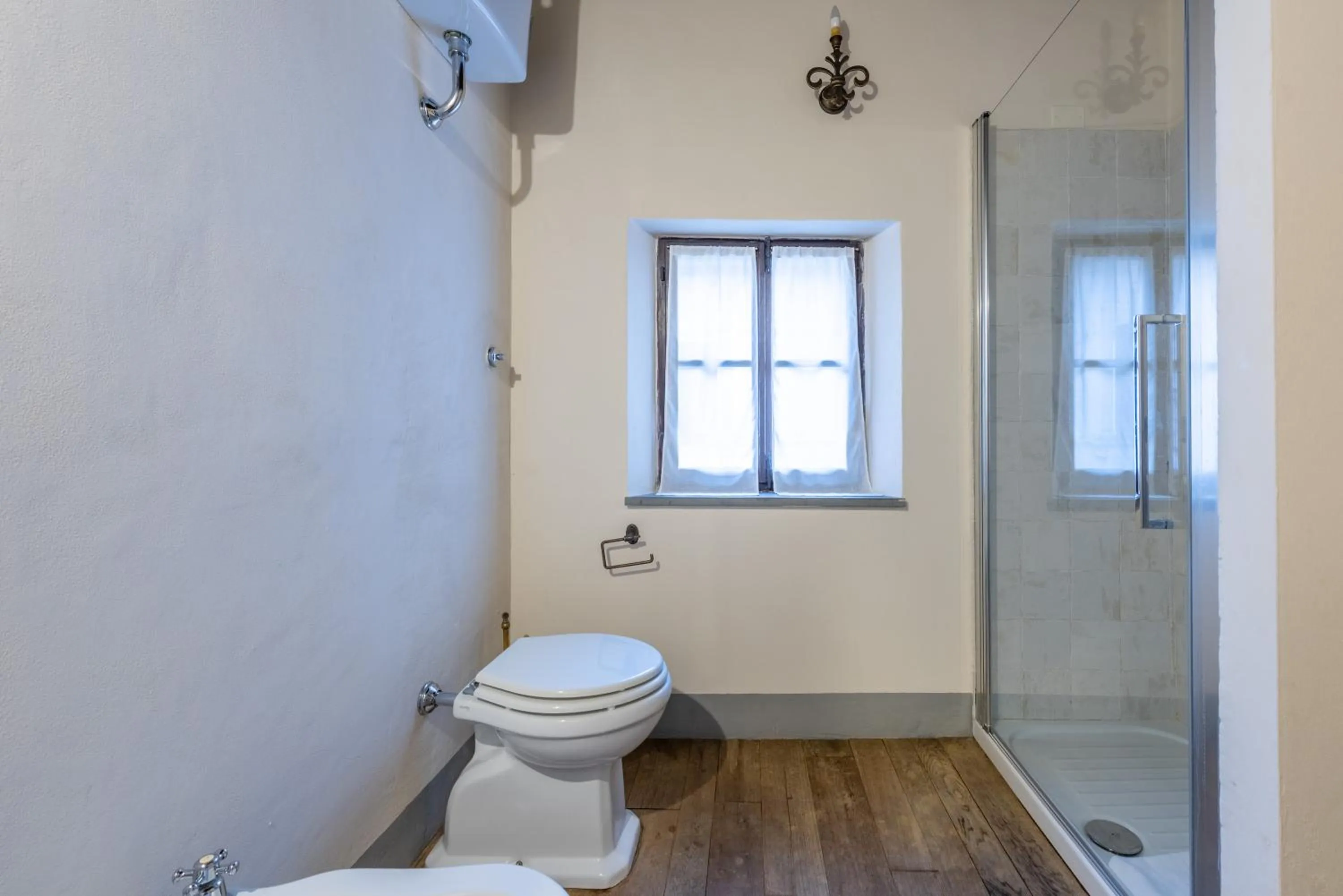 Bathroom in Castello Di Meleto