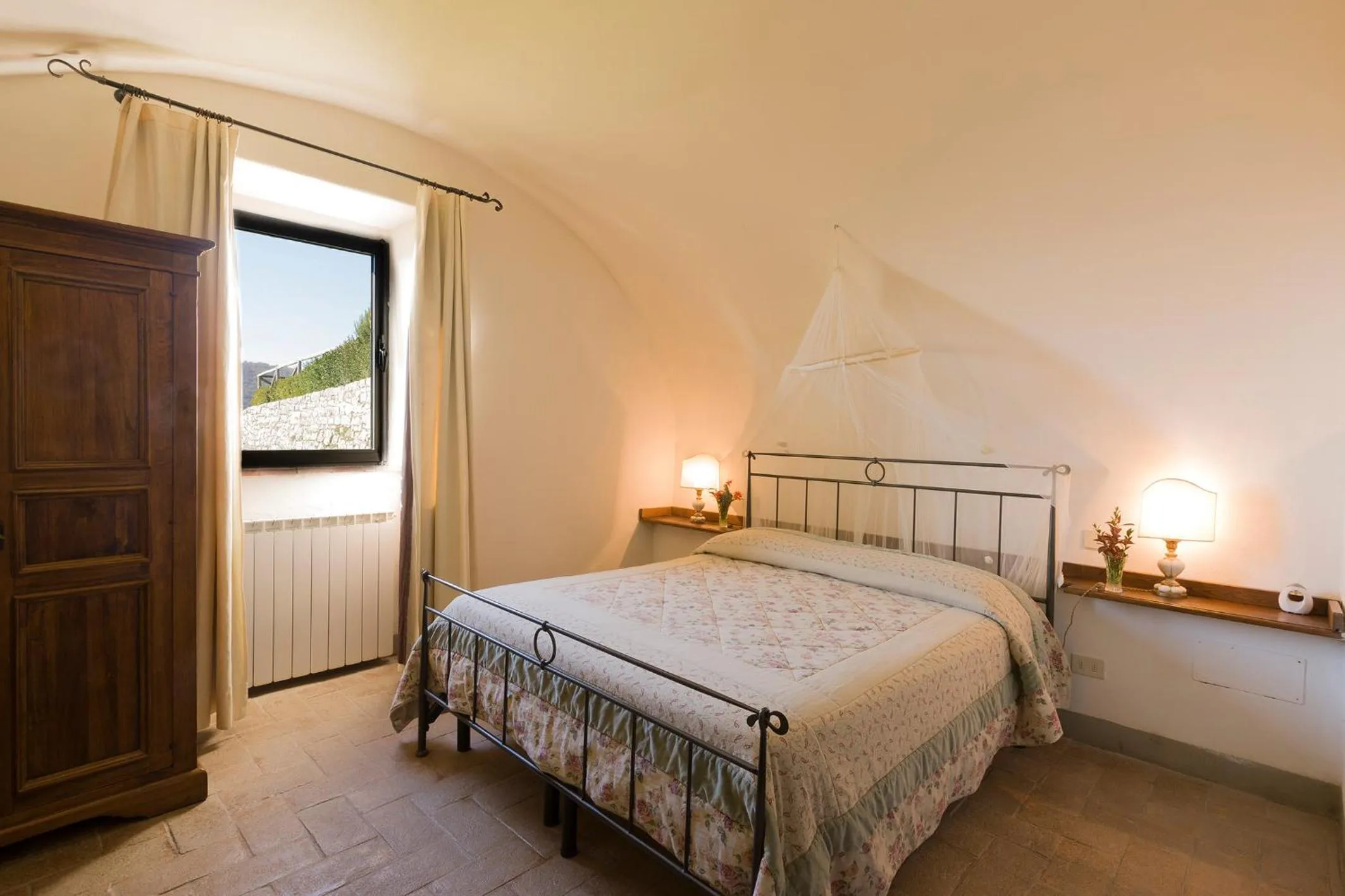 Bedroom, Bed in Castello Di Meleto