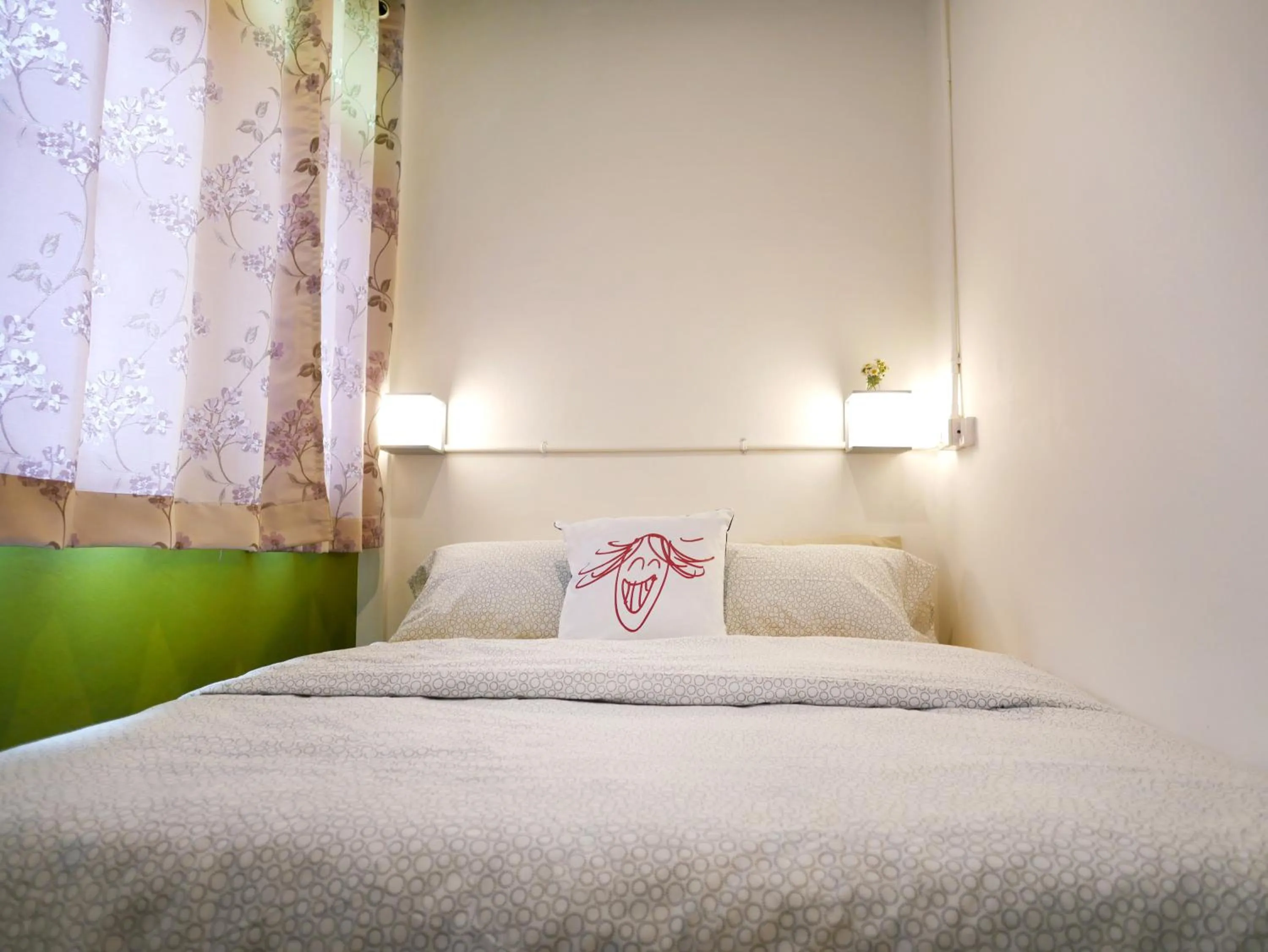 Bed in Bangkok Sanookdee Hostel