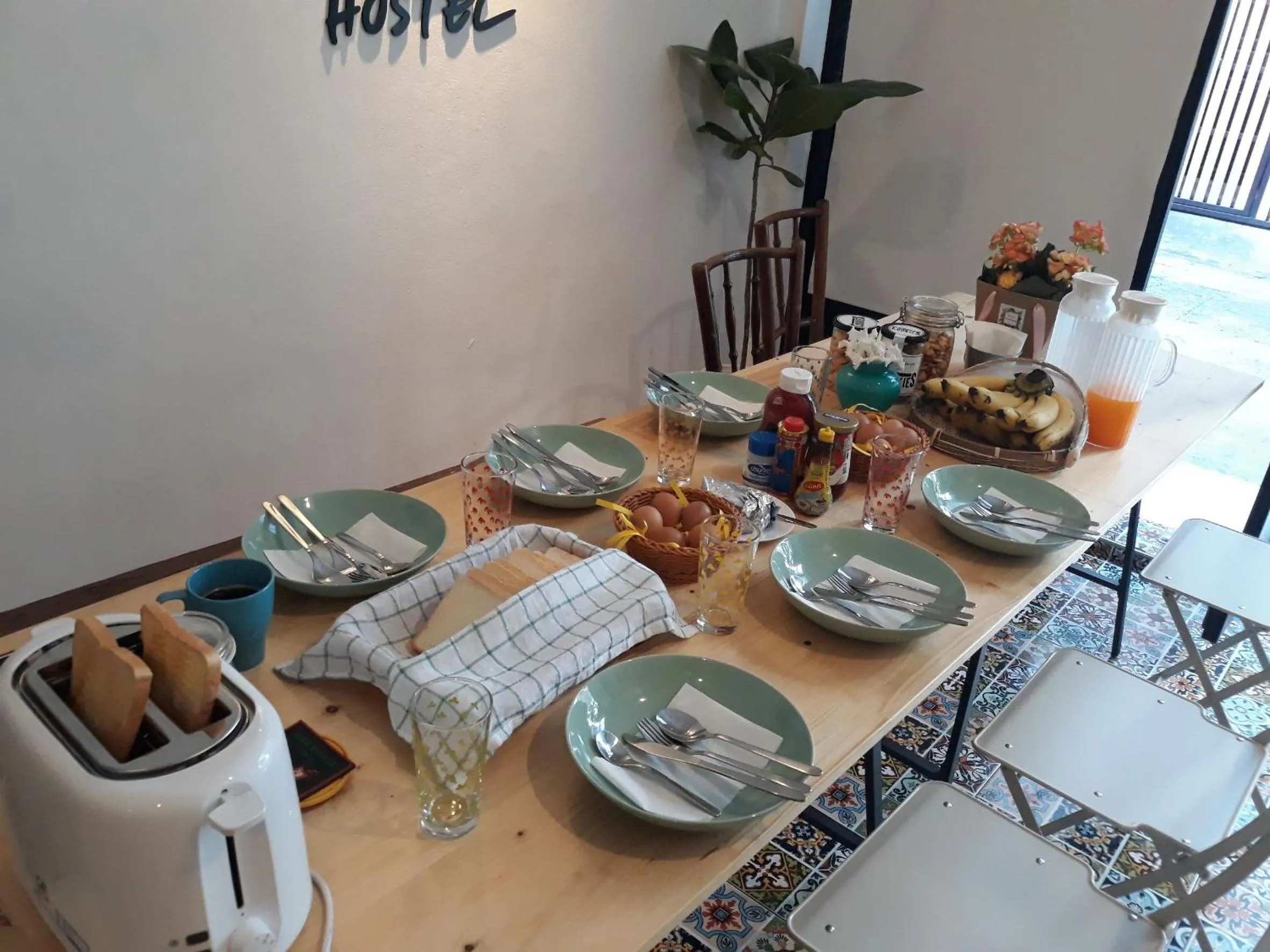 Restaurant/places to eat in Bangkok Sanookdee Hostel