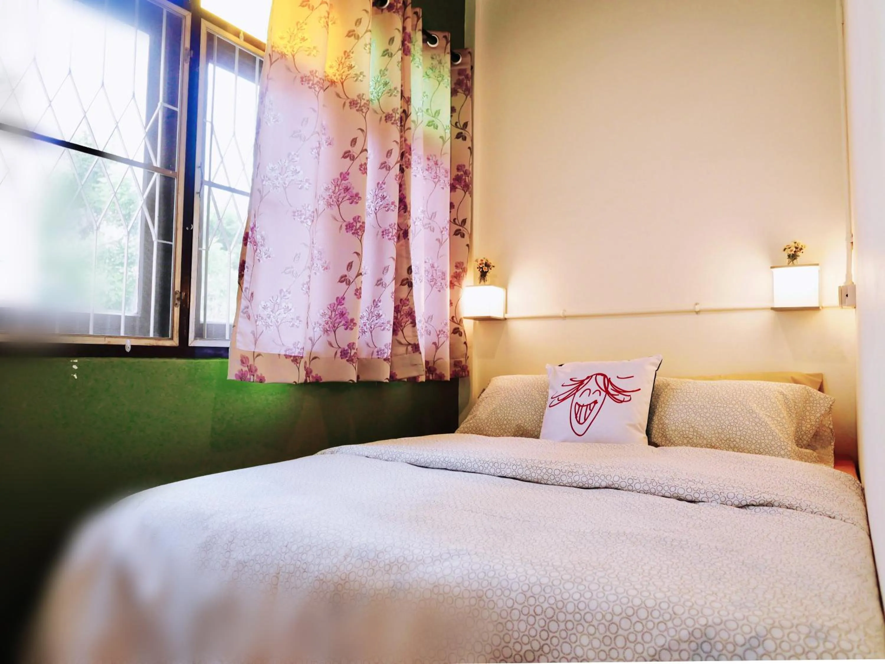 Bed in Bangkok Sanookdee Hostel