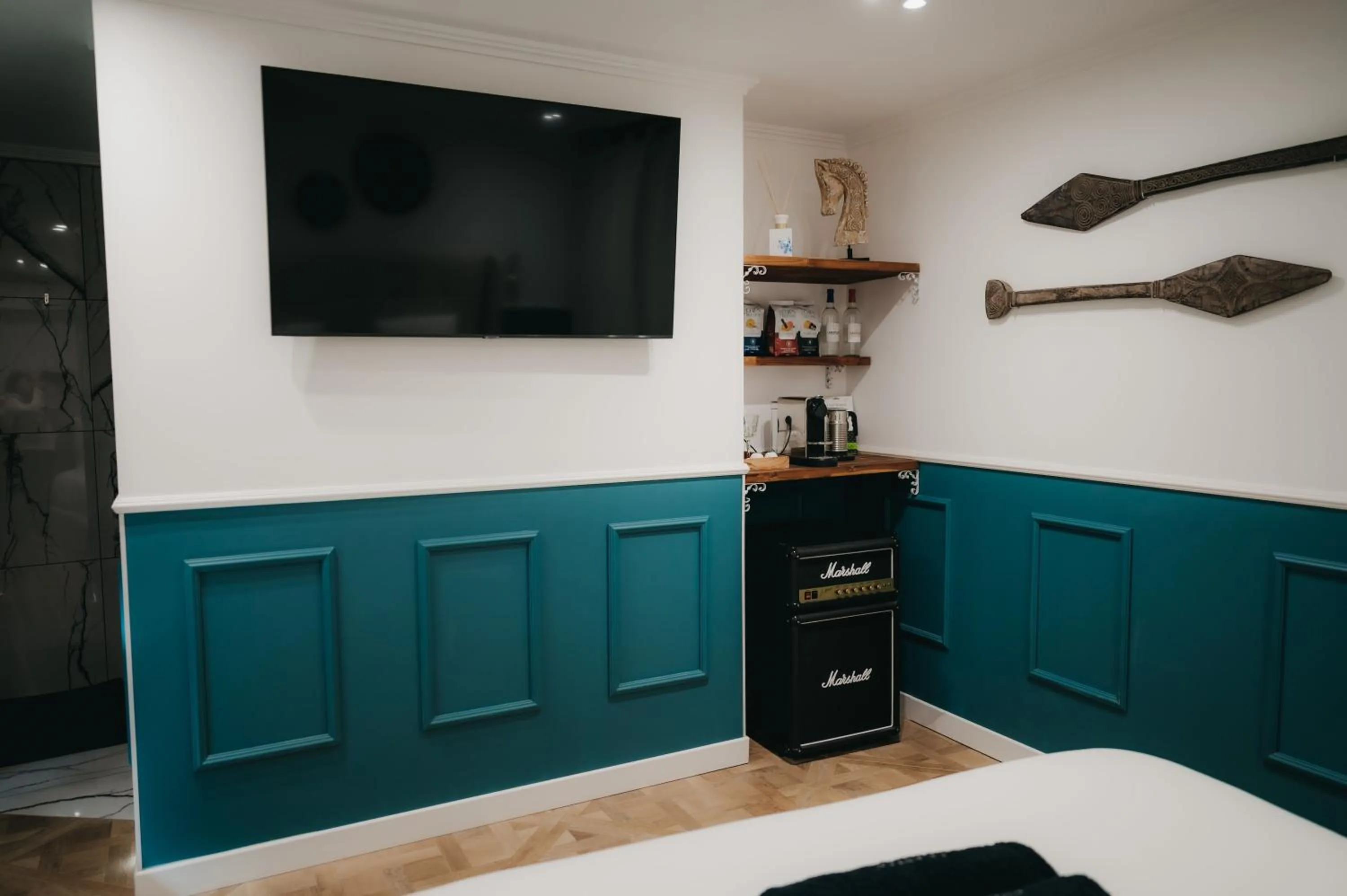 TV and multimedia in La Belle Endormie B&B French Guest house