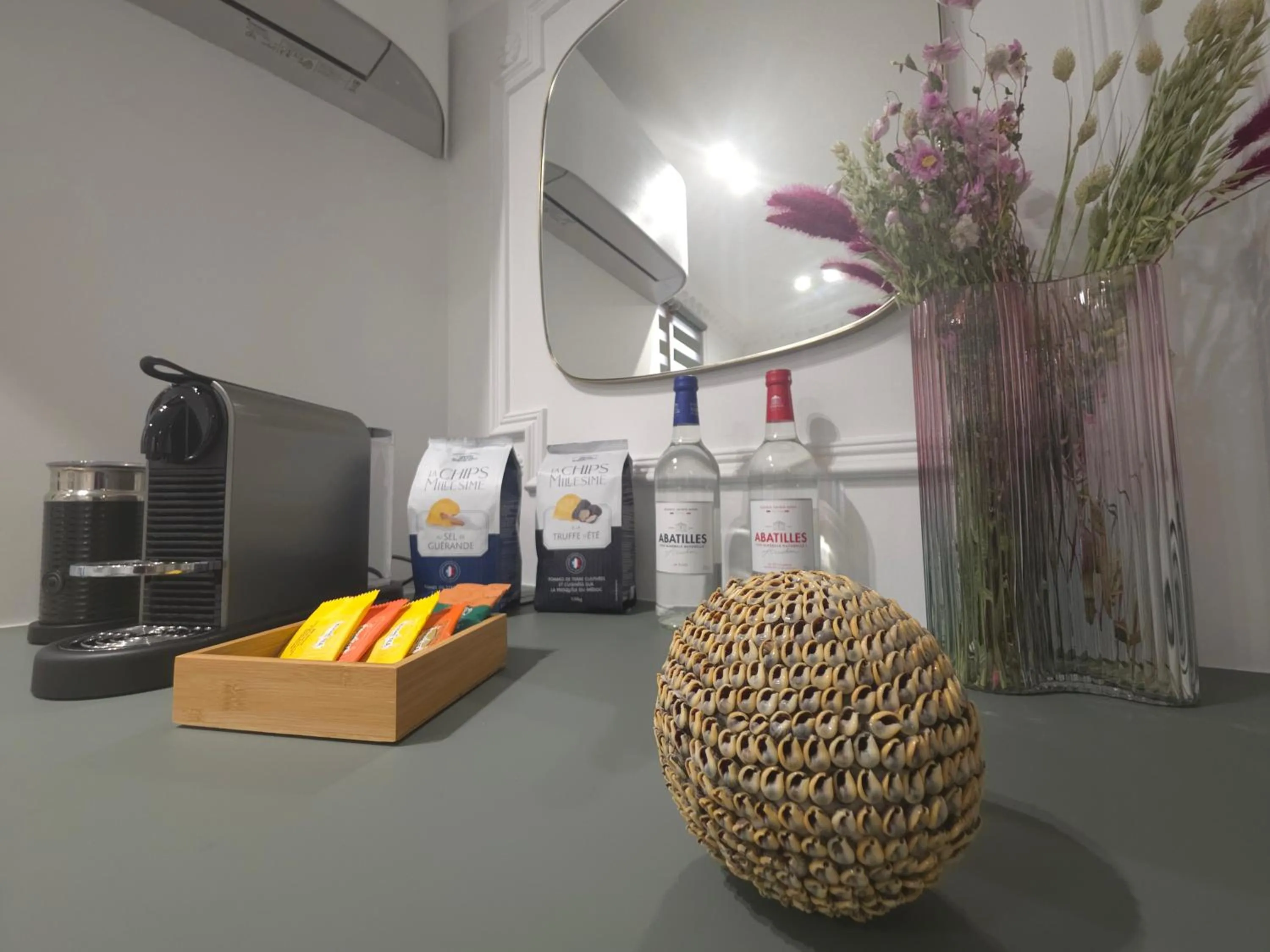 Coffee/tea facilities in La Belle Endormie B&B French Guest house