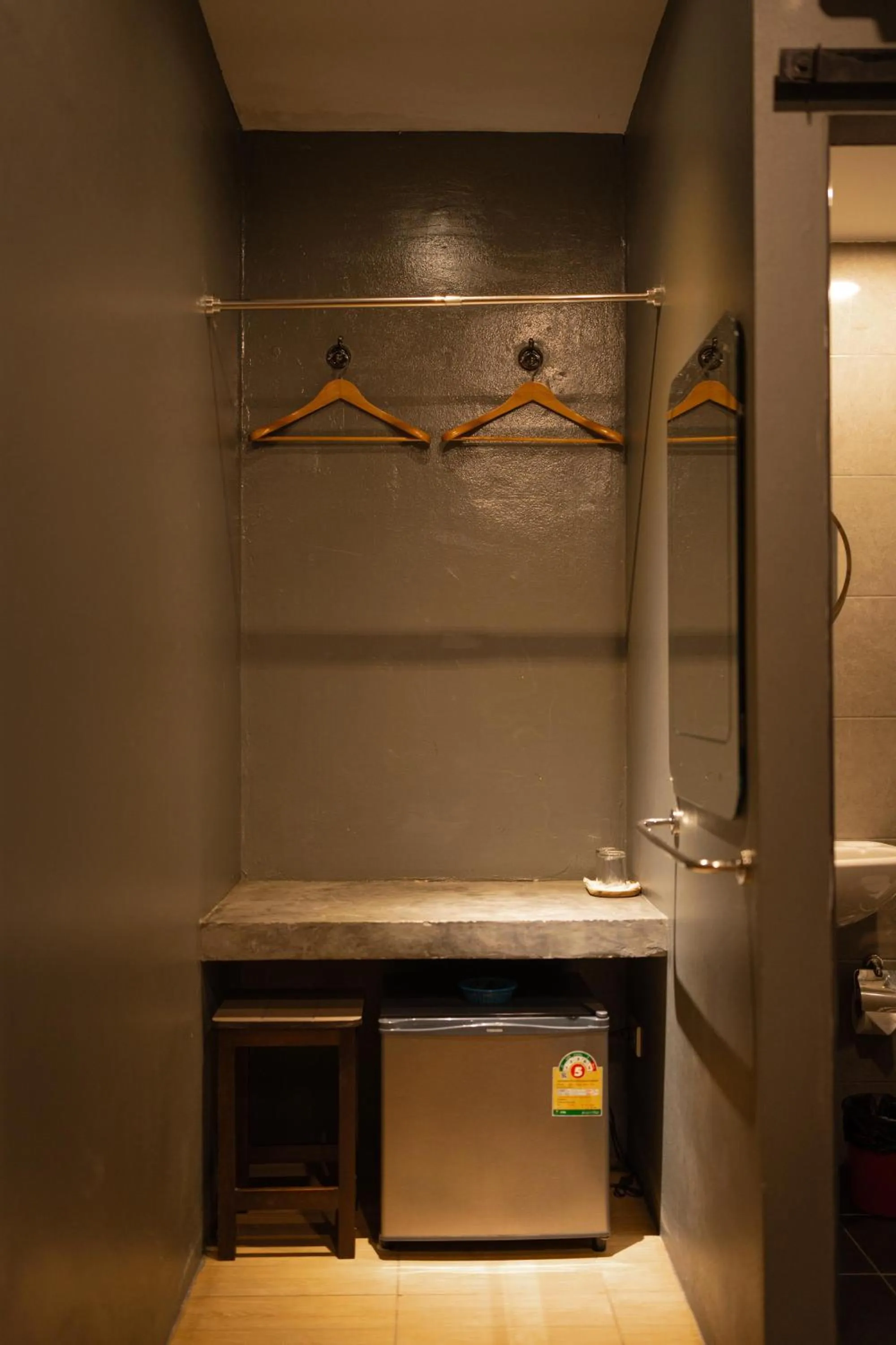 wardrobe in Baan Paea Guest House