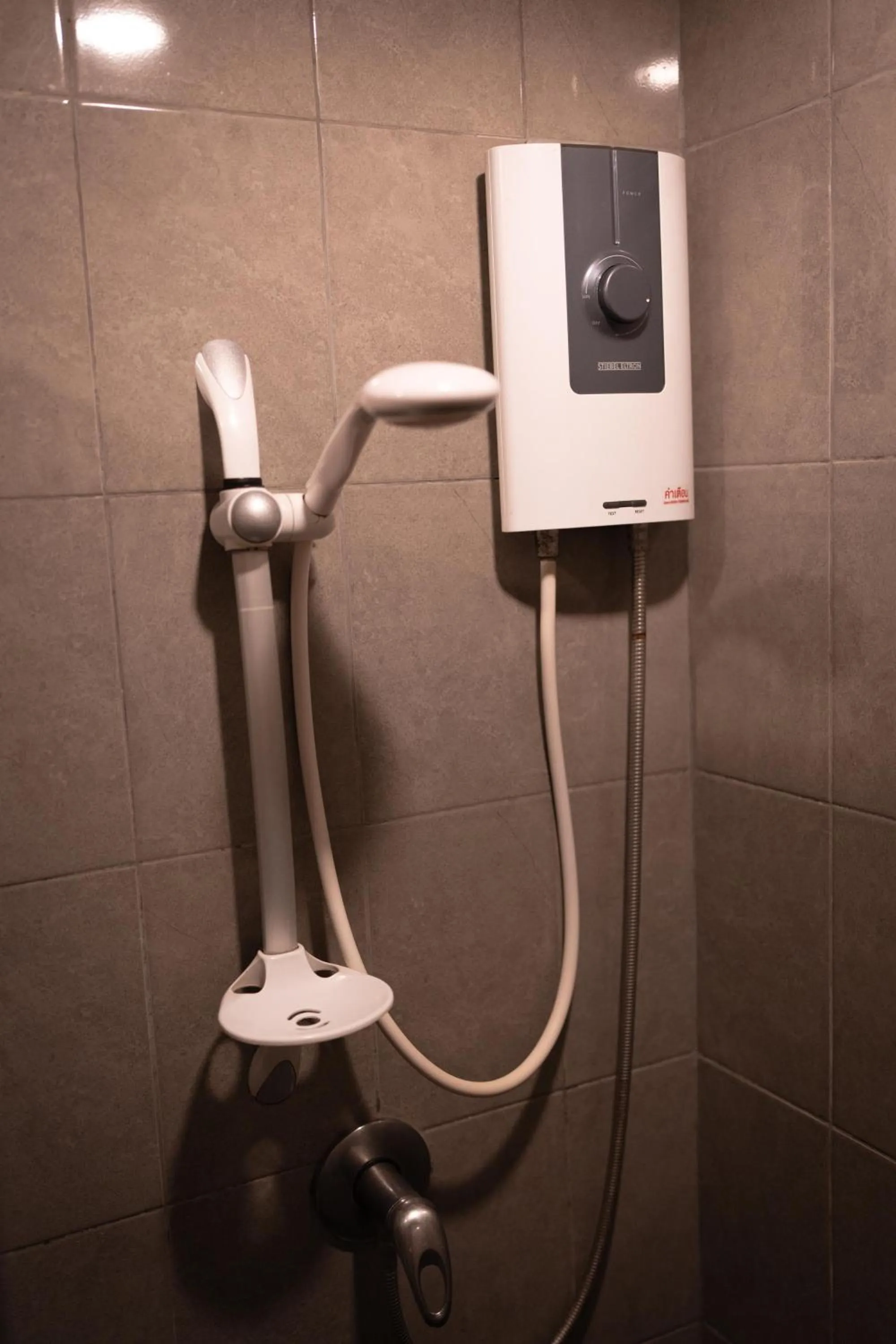 Shower in Baan Paea Guest House