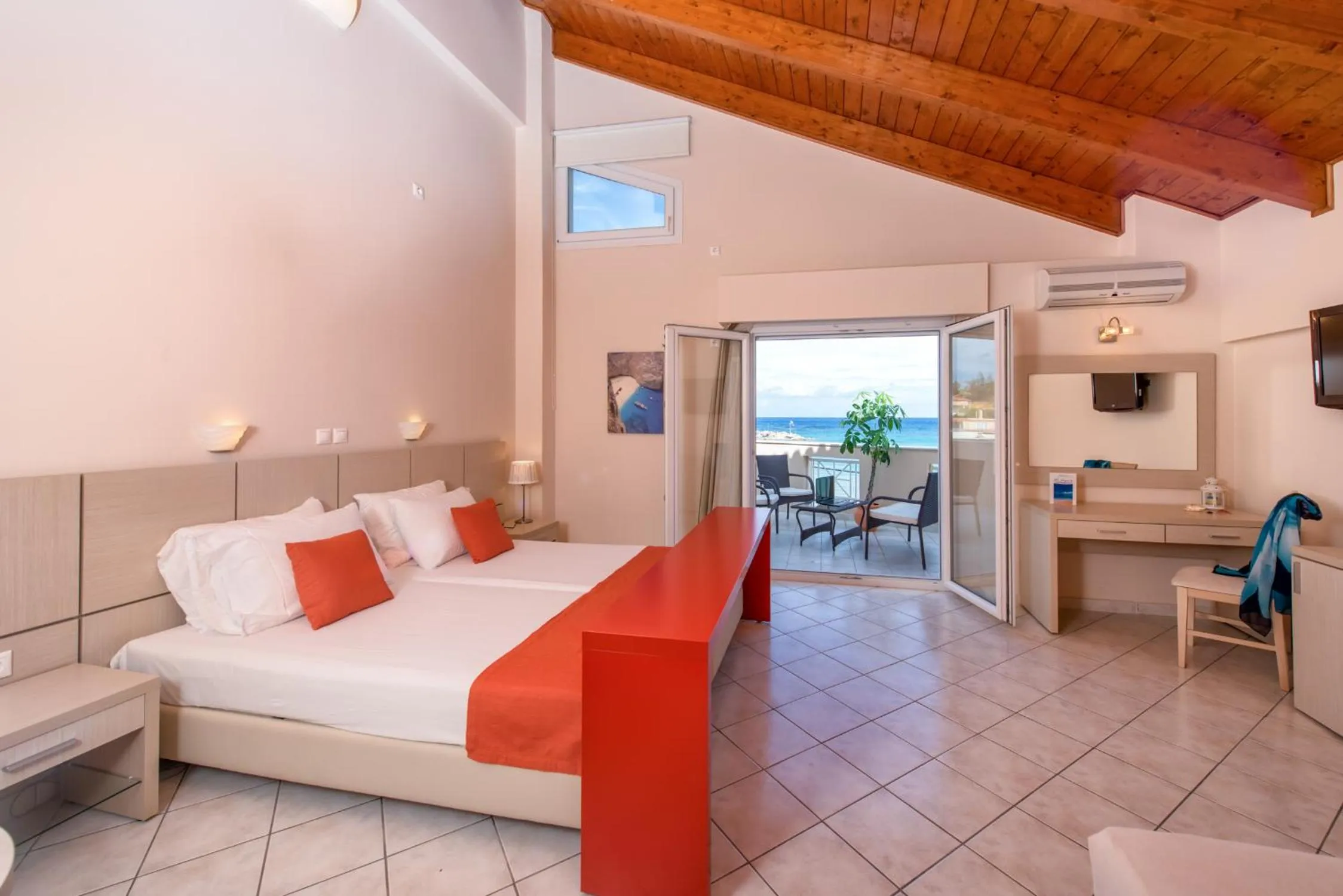 Photo of the whole room, Bed in Al Mare Hotel