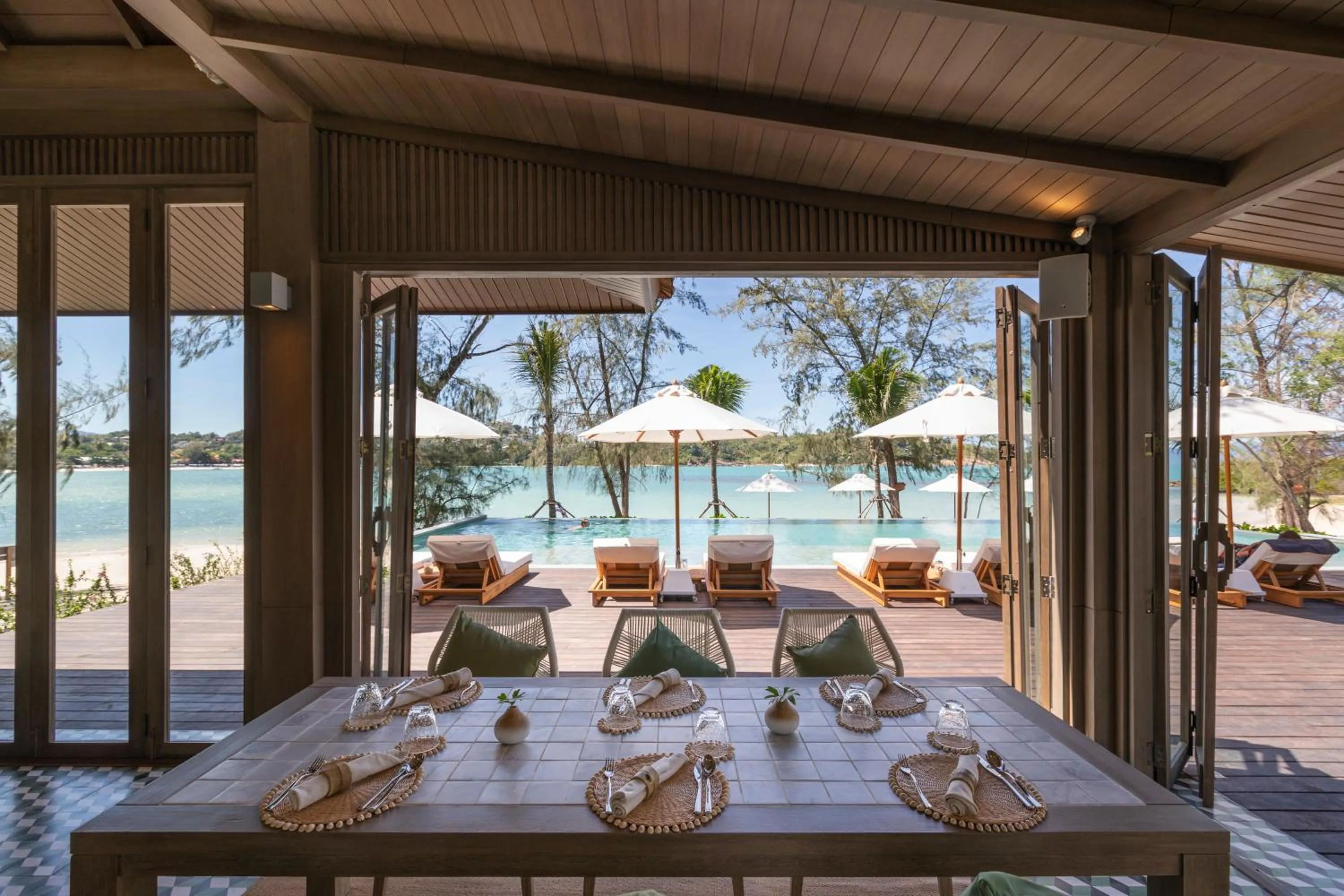 Restaurant/places to eat in Cape Fahn Hotel - Private Islands Samui