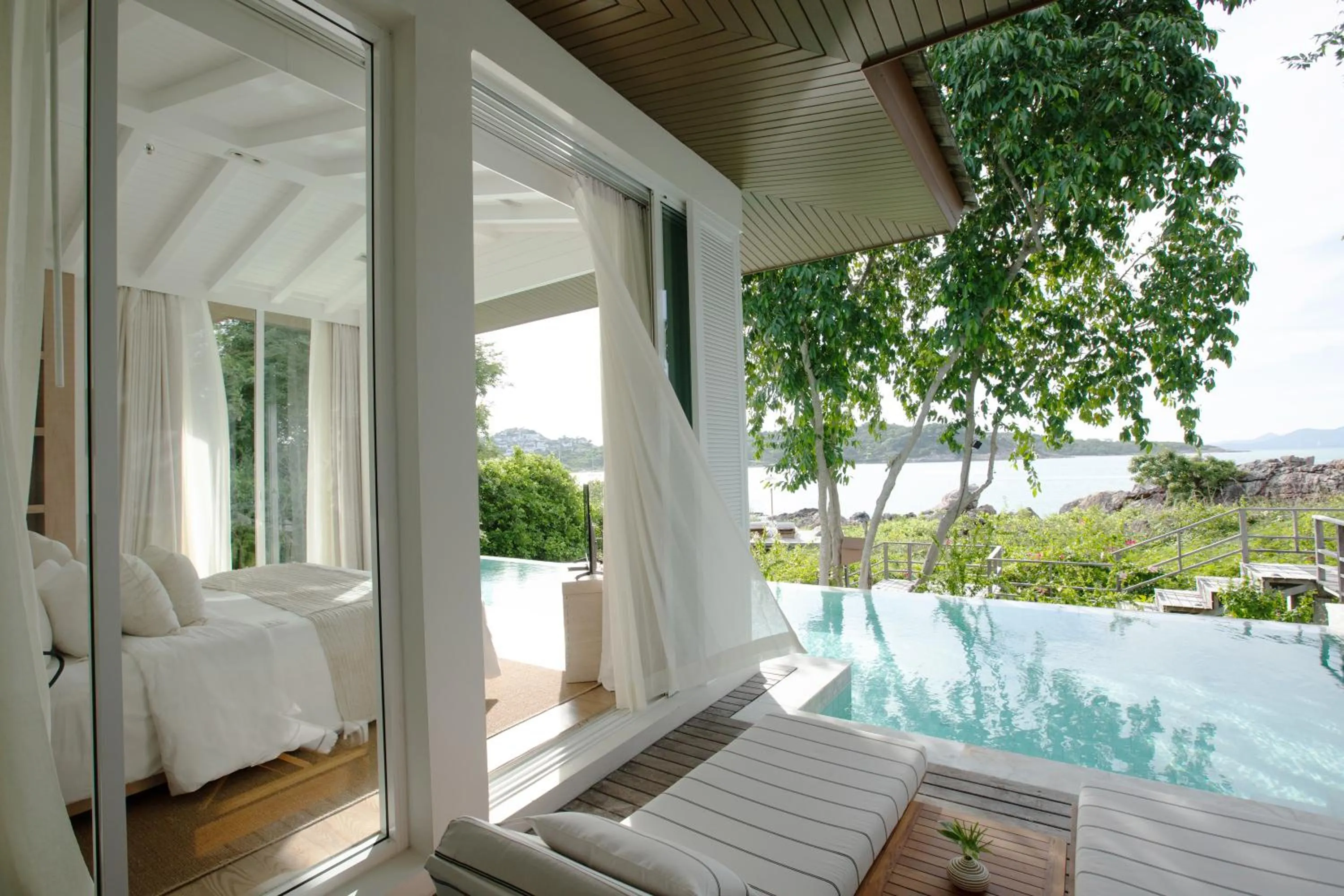 Bed in Cape Fahn Hotel - Private Islands Samui