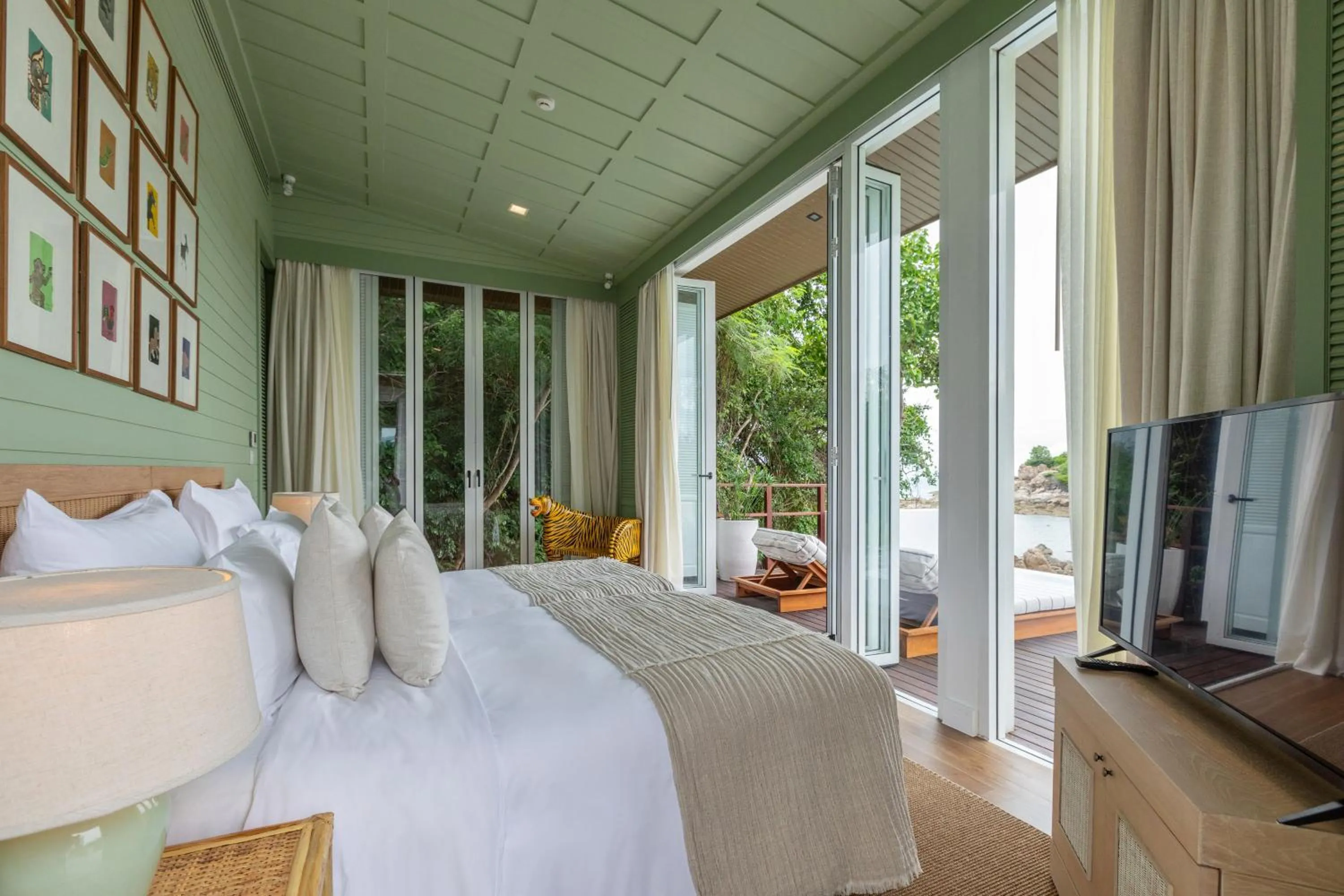 Bed in Cape Fahn Hotel - Private Islands Samui