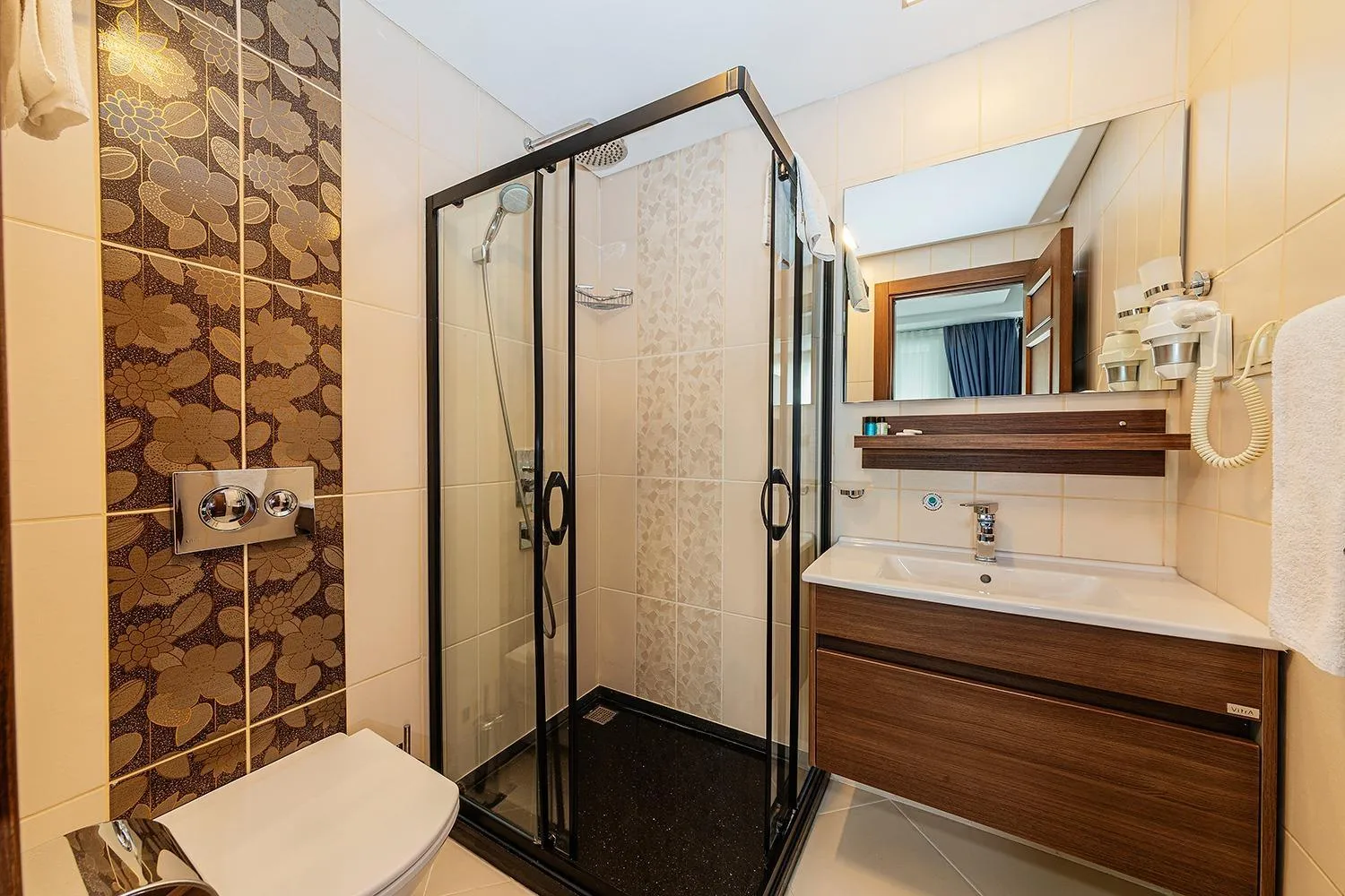 Bathroom in Aristocrat Hotel