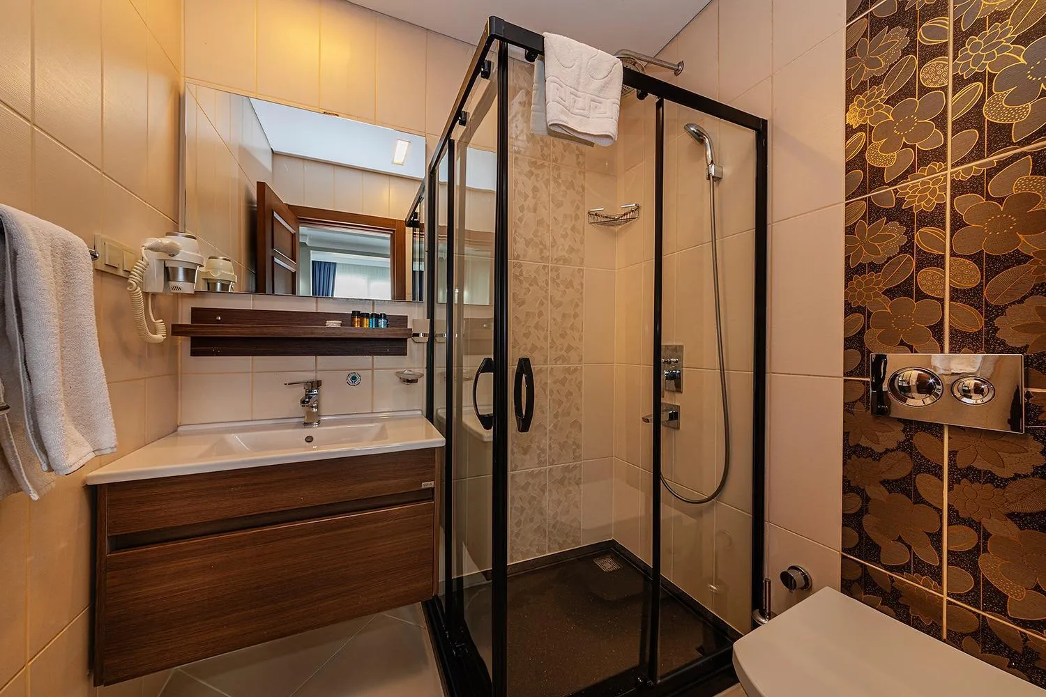 Bathroom in Aristocrat Hotel