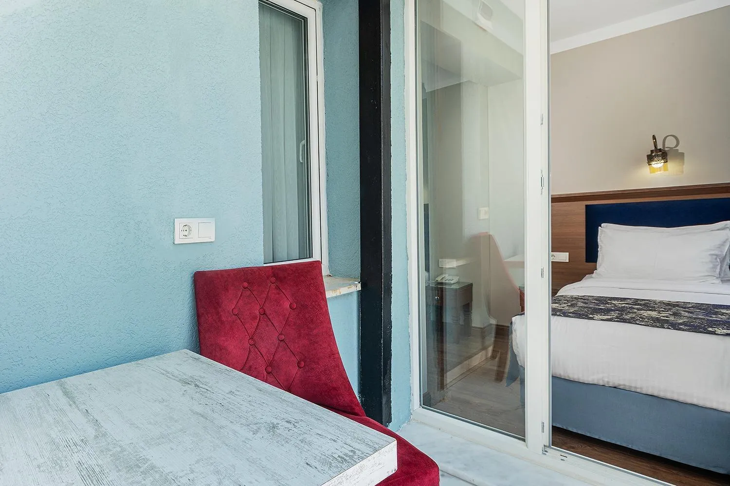 Bed in Aristocrat Hotel