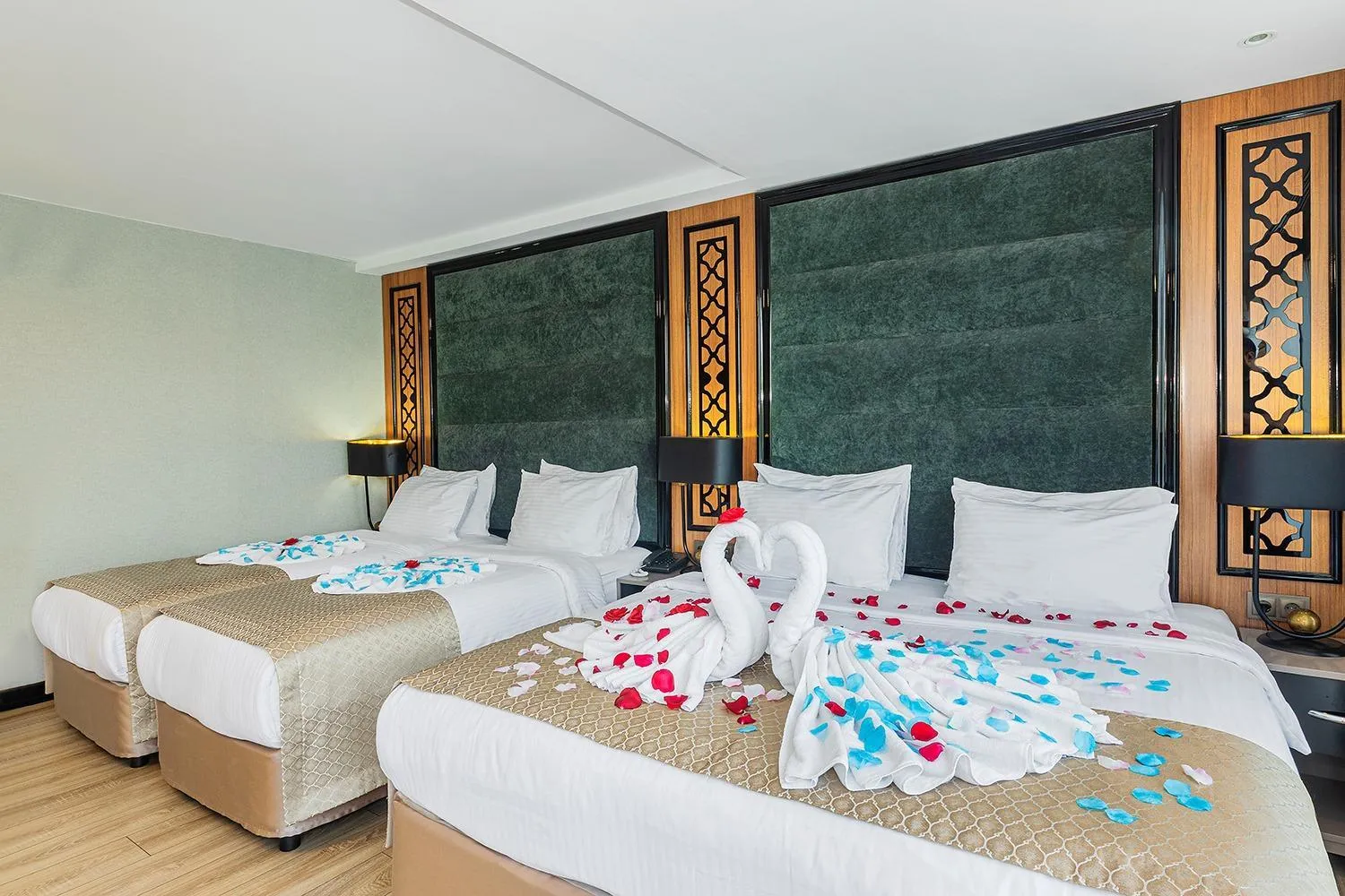 Bed in Aristocrat Hotel