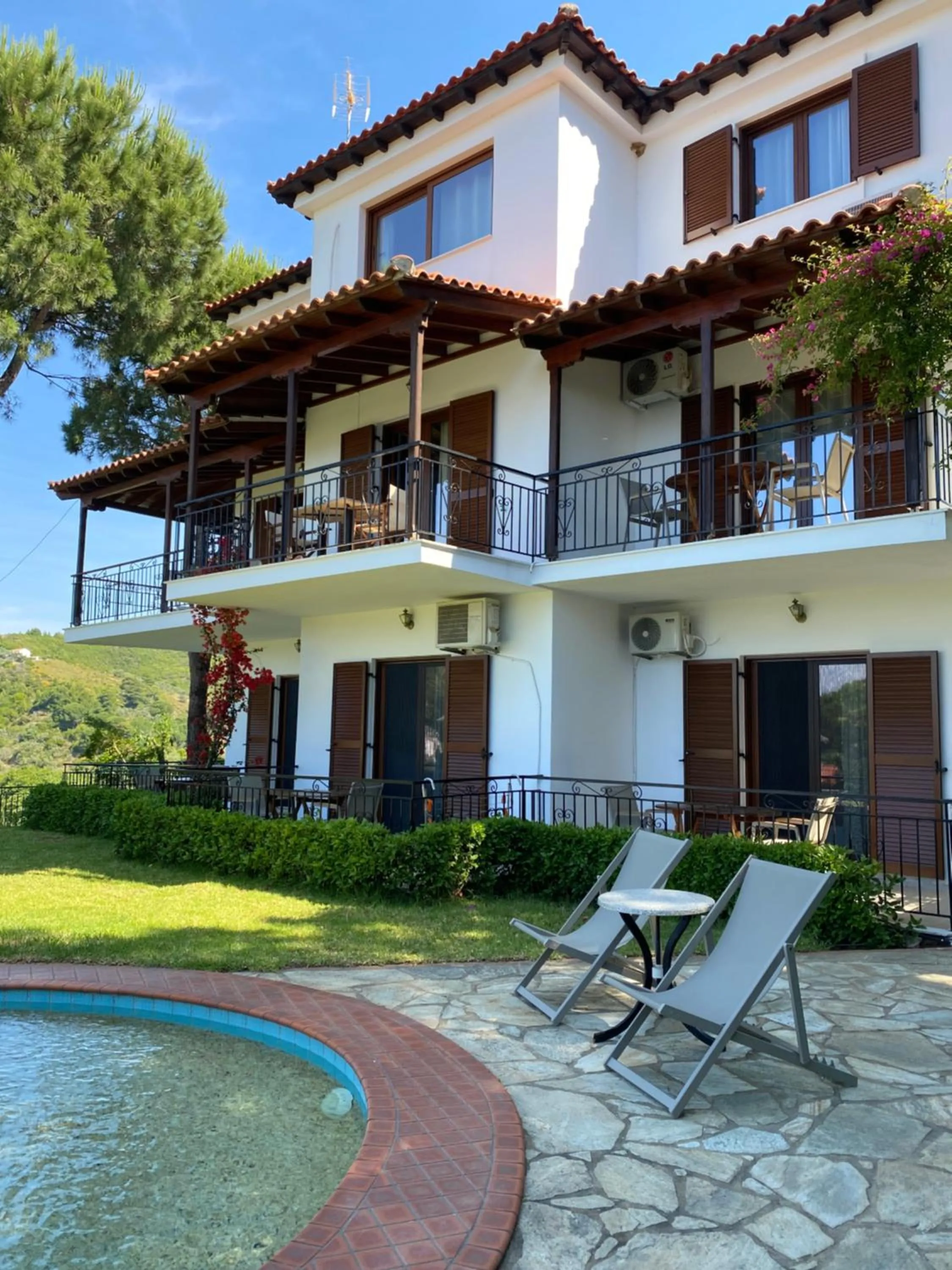 Property building in Villa Xanthippi