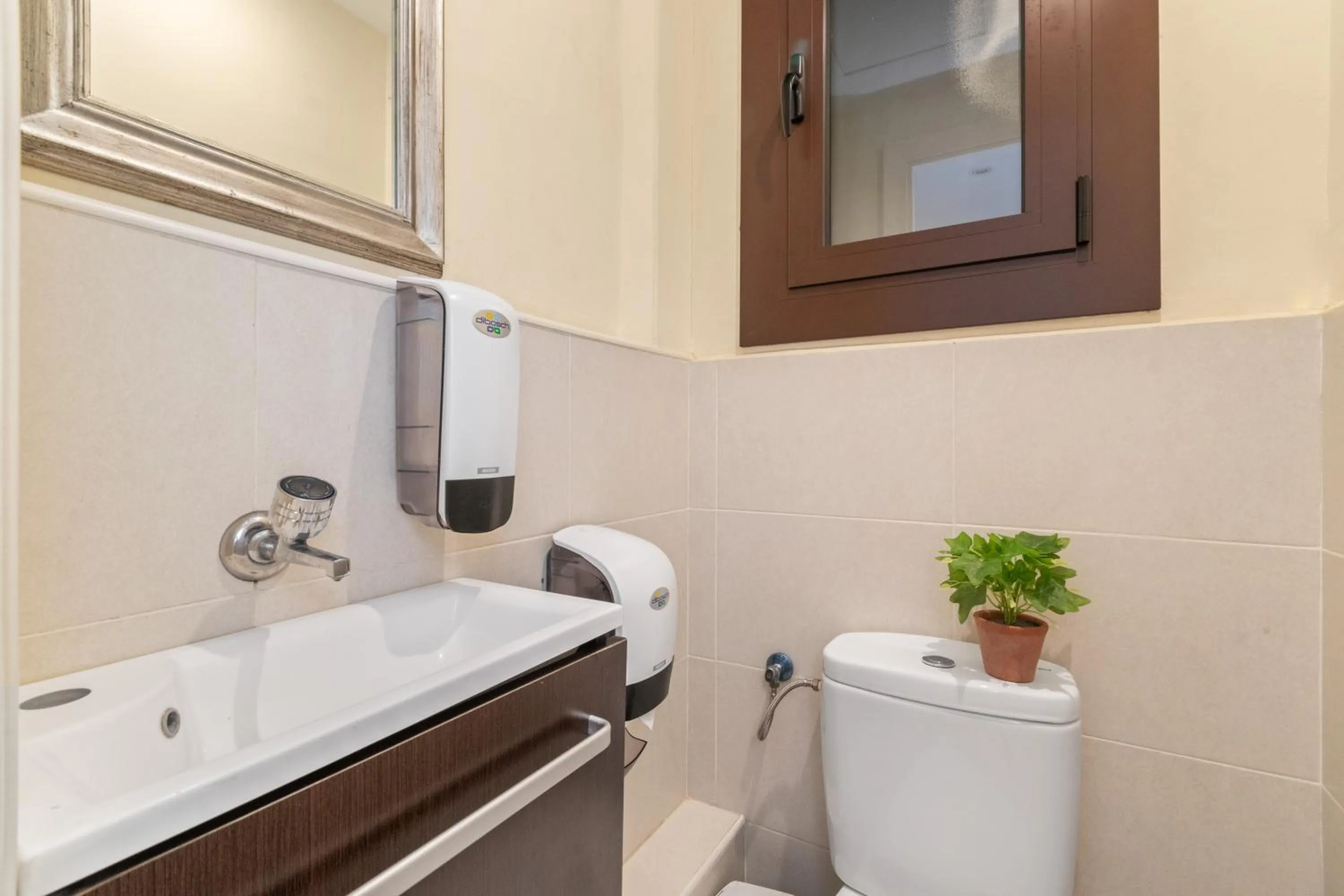 Toilet in Suite Home Sagrada Familia