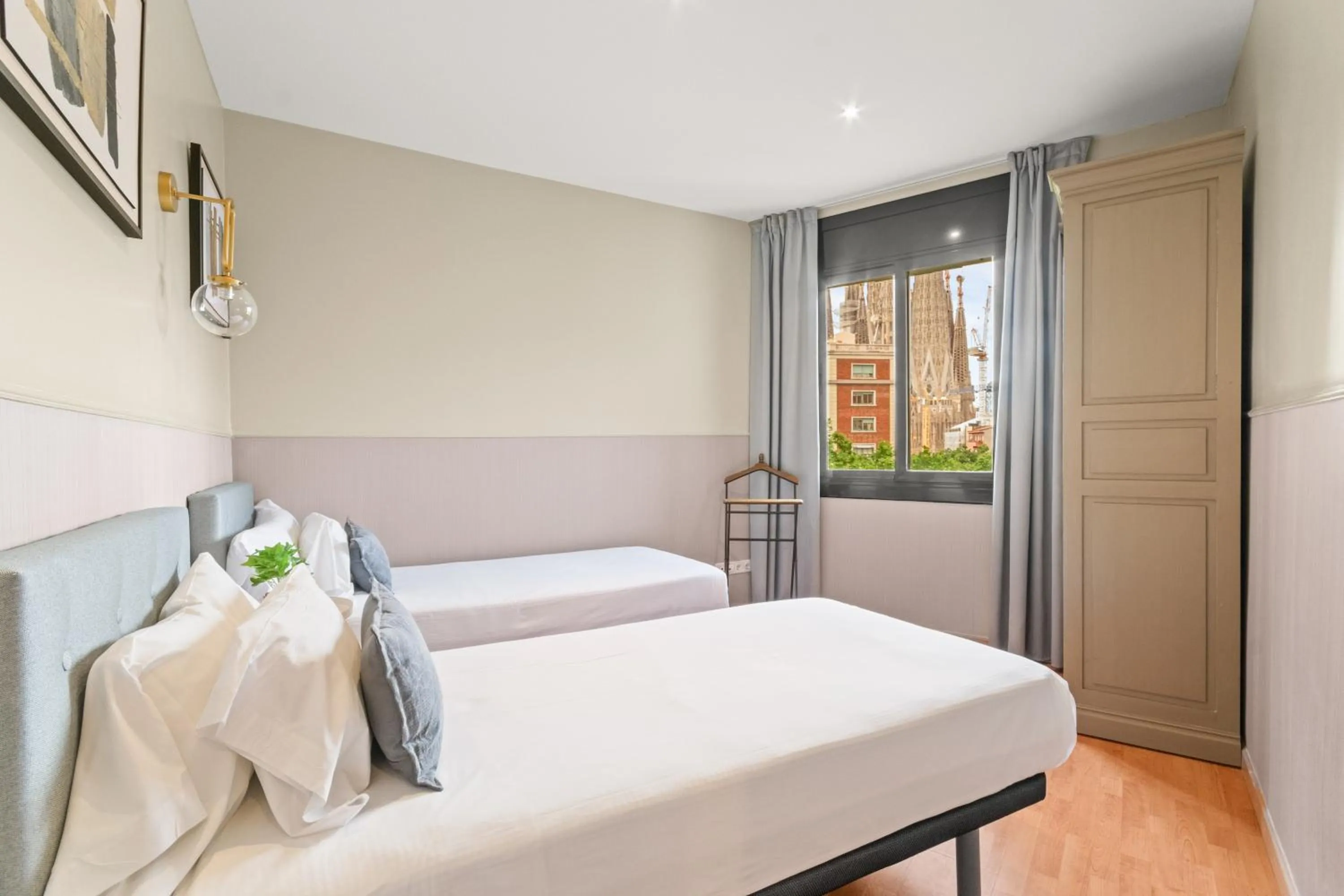 Bedroom, Bed in Suite Home Sagrada Familia