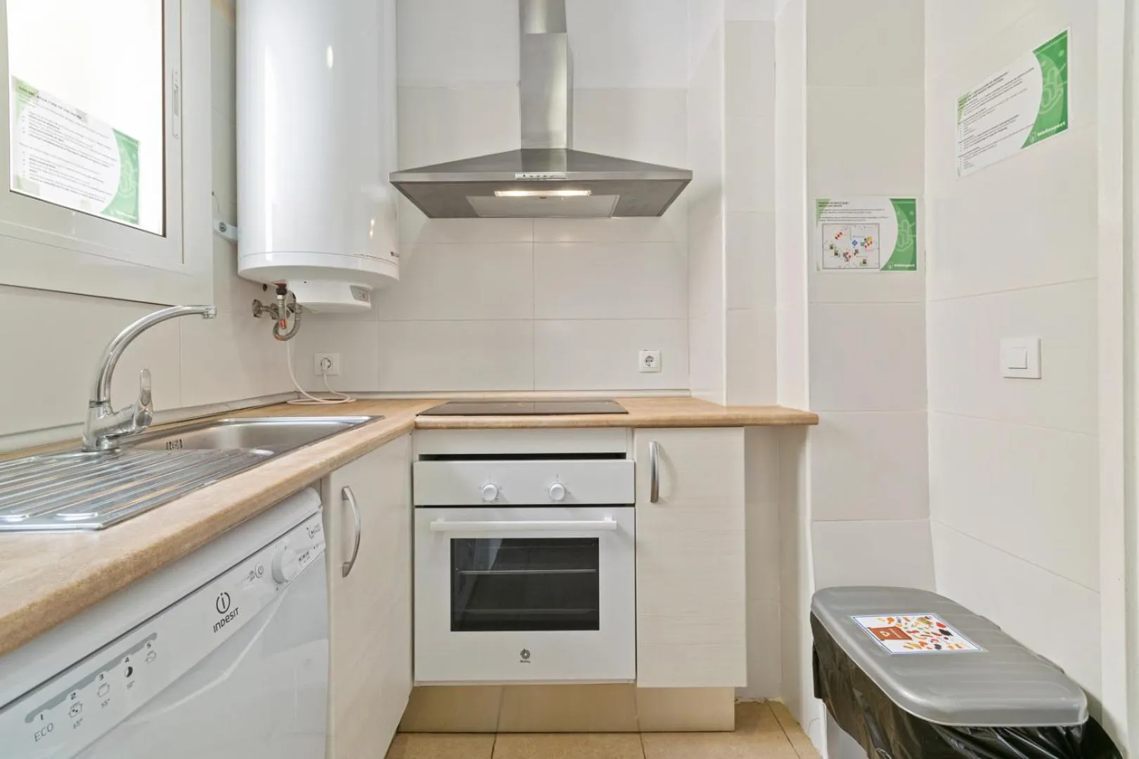 Kitchen or kitchenette in Suite Home Sagrada Familia