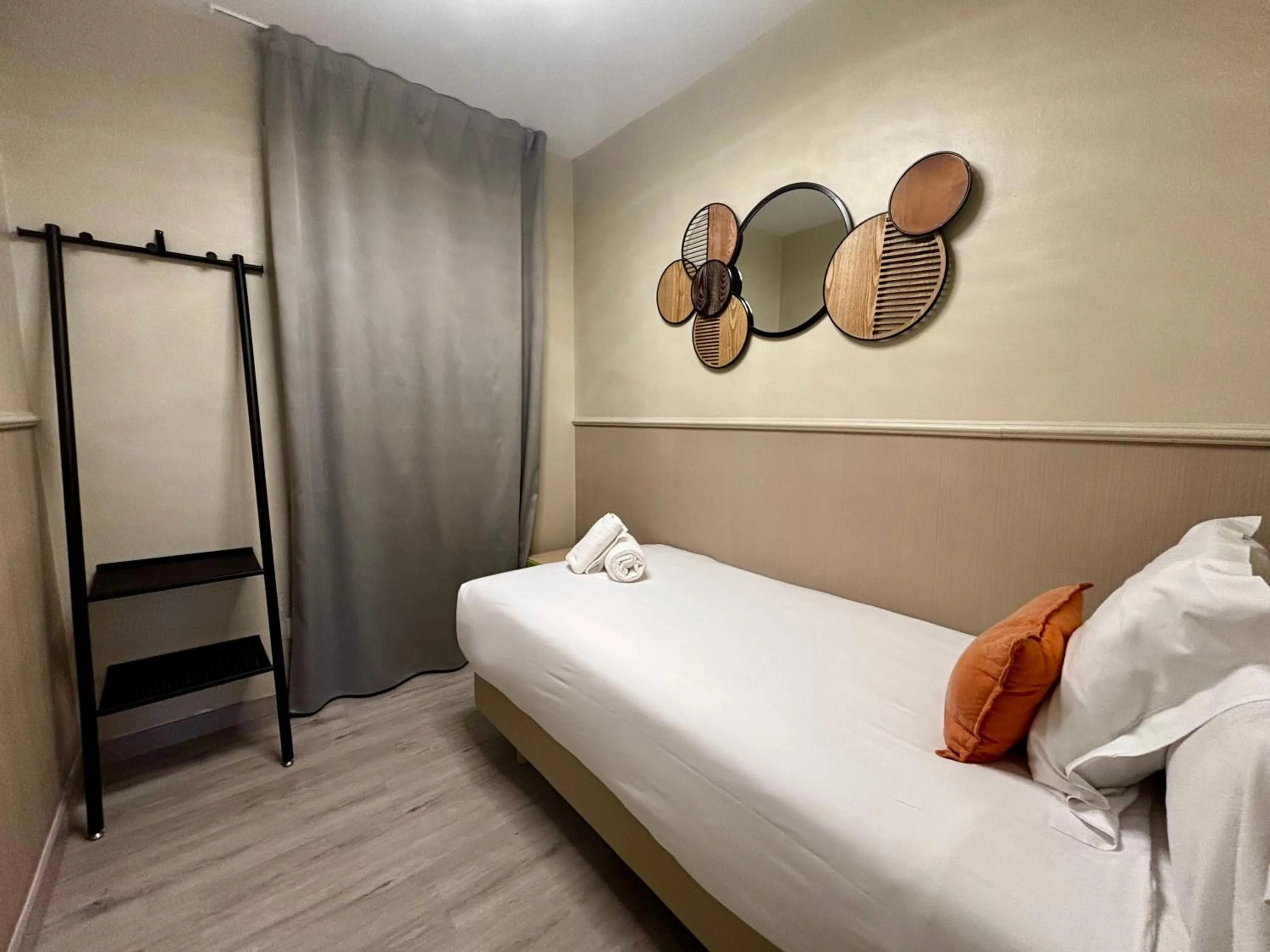 Bedroom, Bed in Suite Home Sagrada Familia