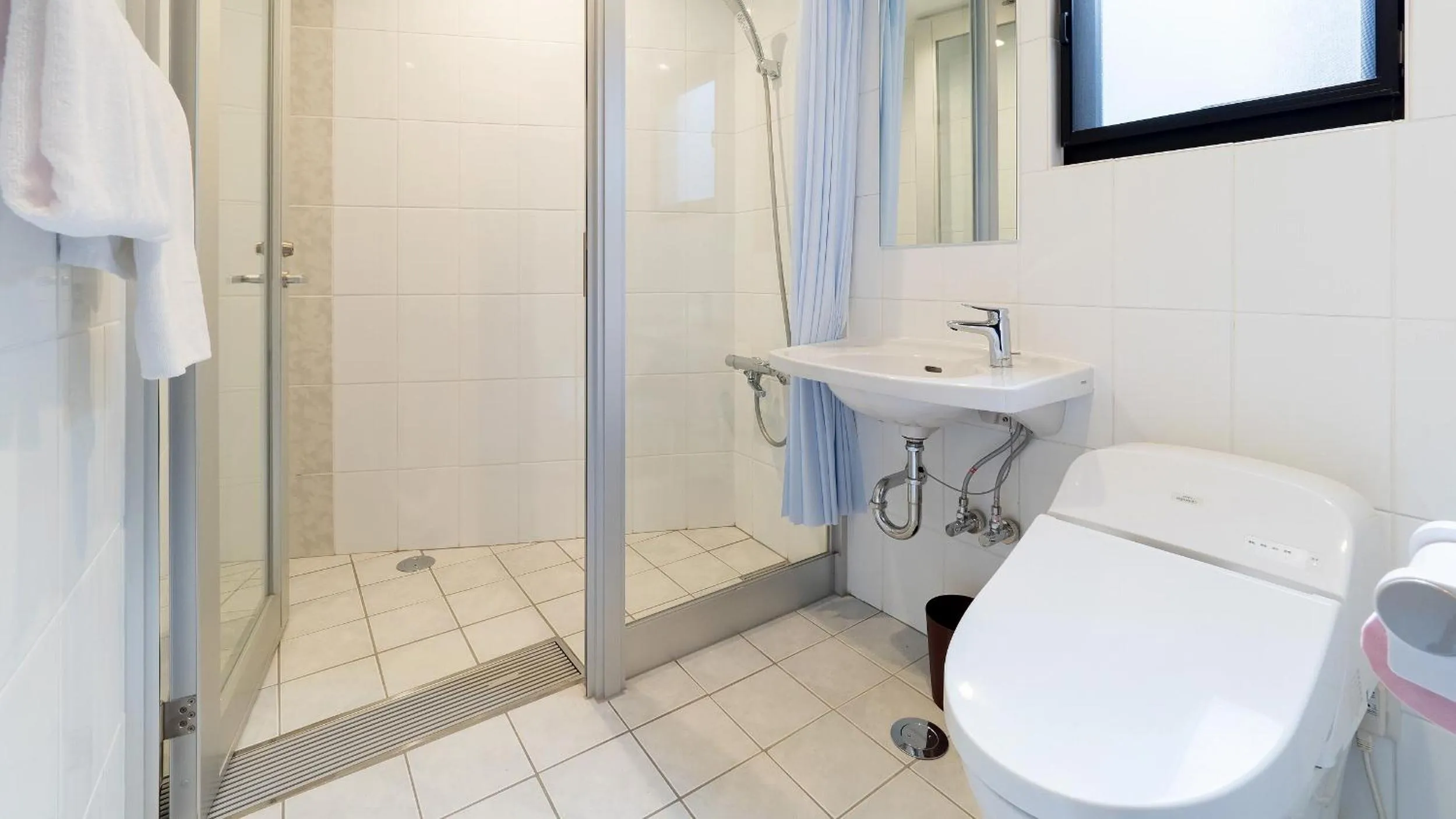 Shower in Sumuide Terrace H