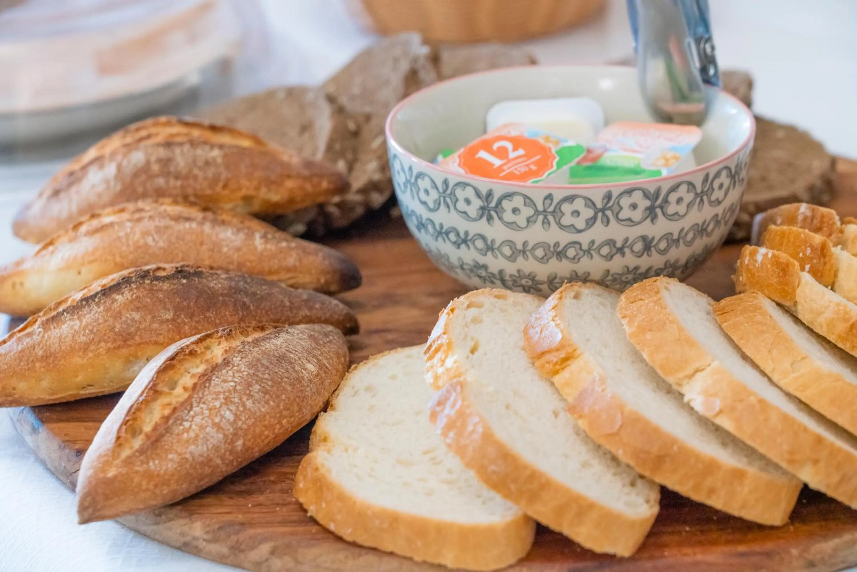 Buffet breakfast in IXUA Hotela