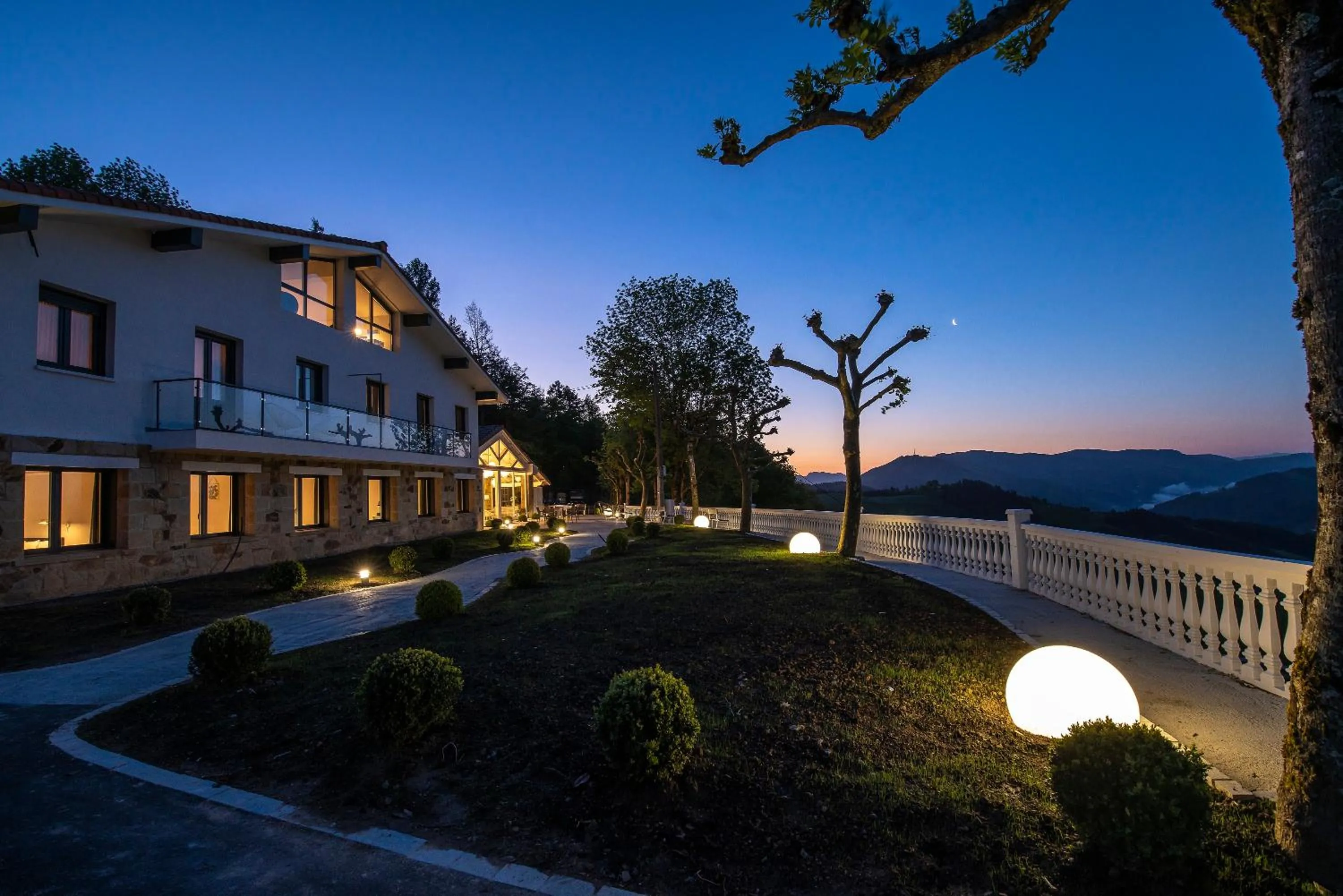 Property building in IXUA Hotela