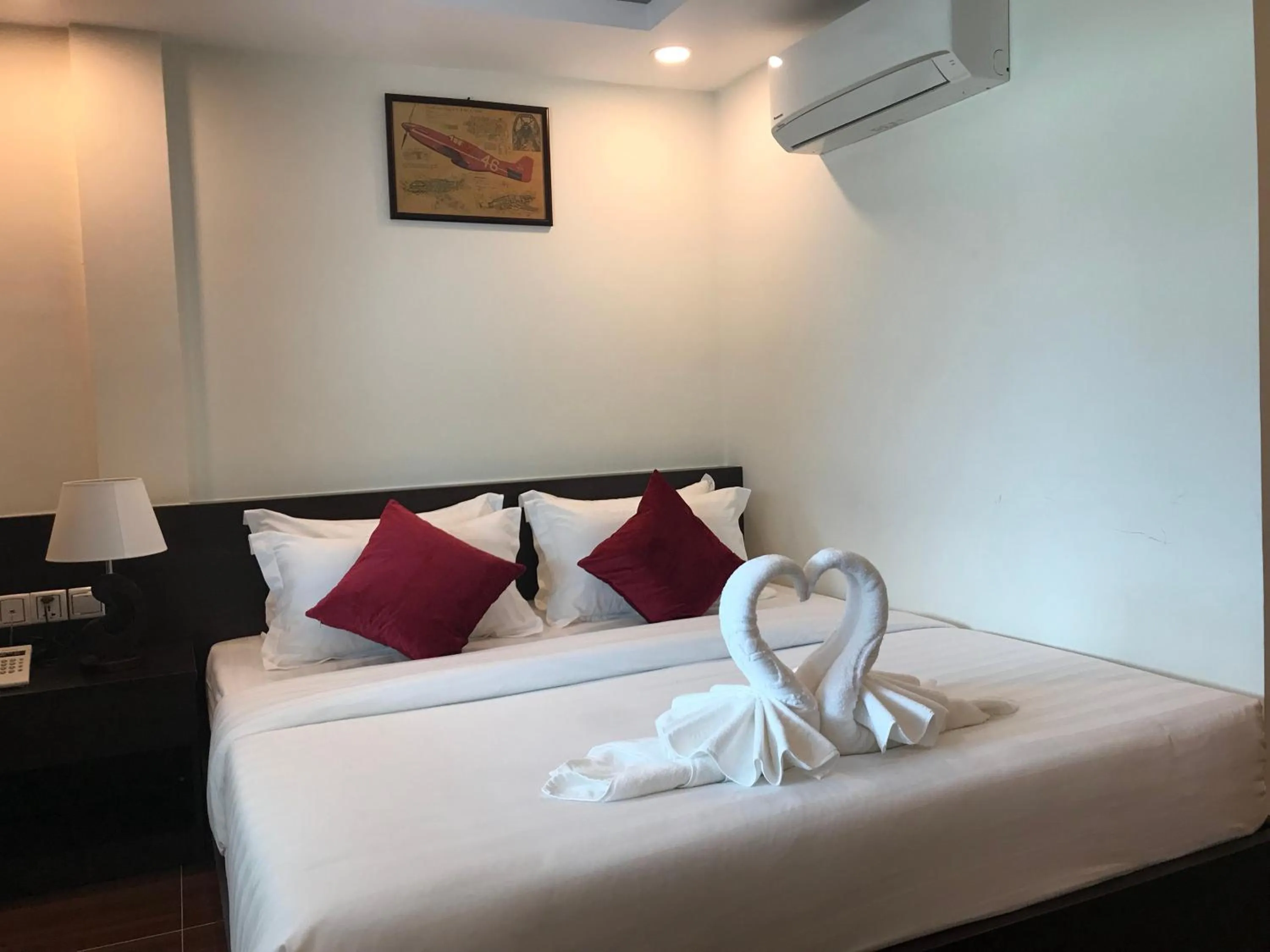 Bedroom, Bed in Apple Hotel Two - Near Phnom Penh Airport