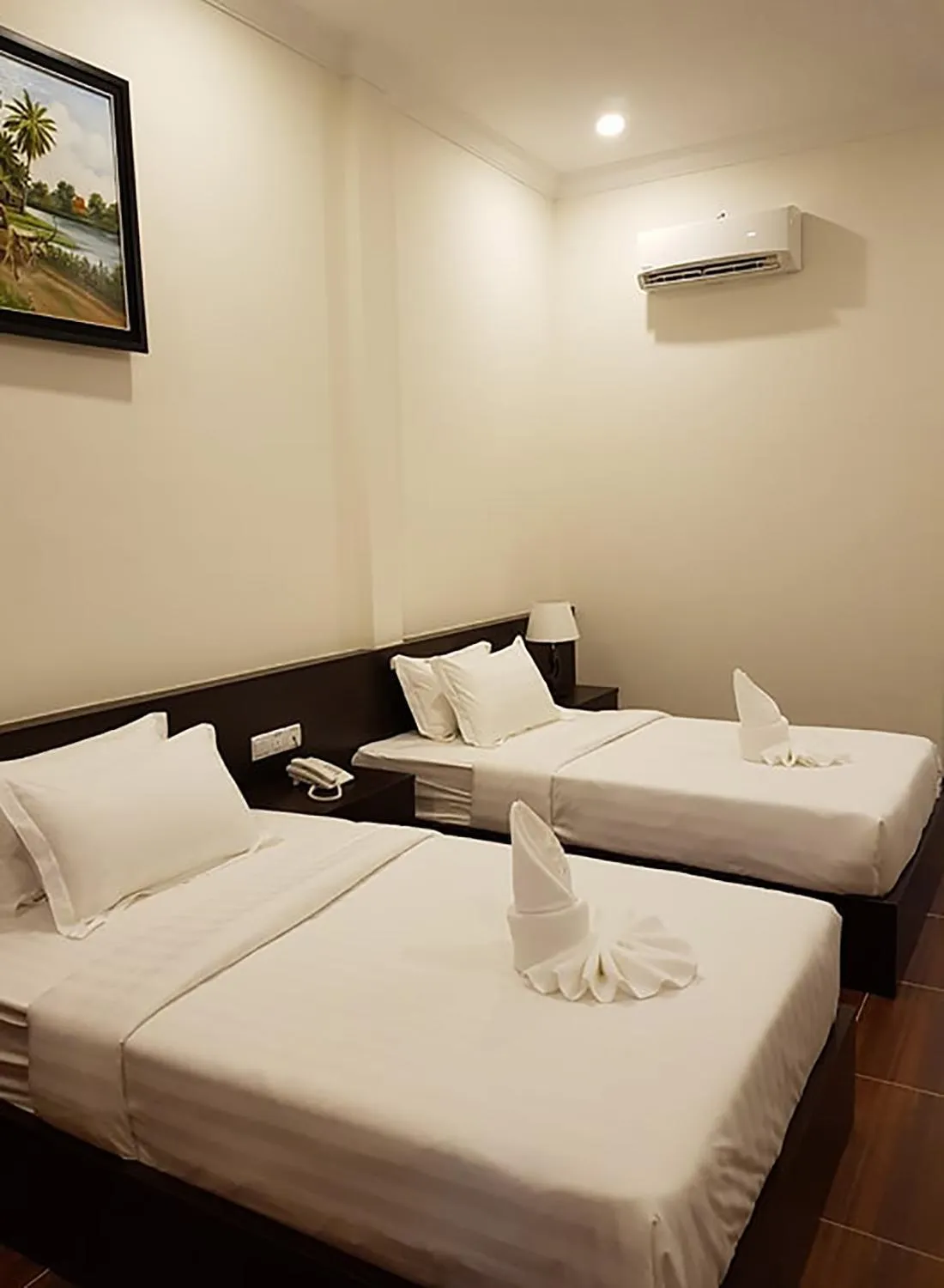 Bedroom, Bed in Apple Hotel Two - Near Phnom Penh Airport