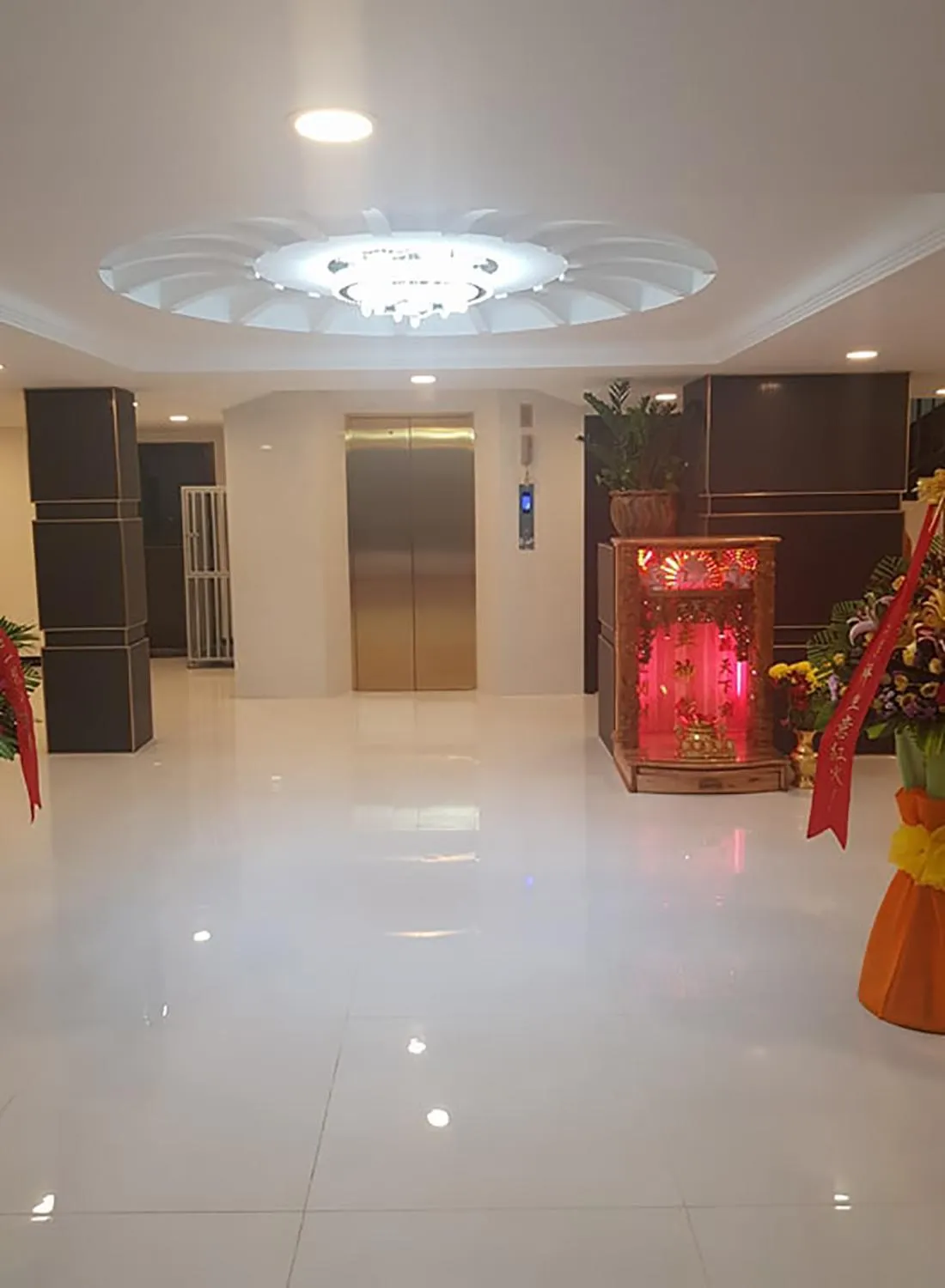 elevator in Apple Hotel Two - Near Phnom Penh Airport