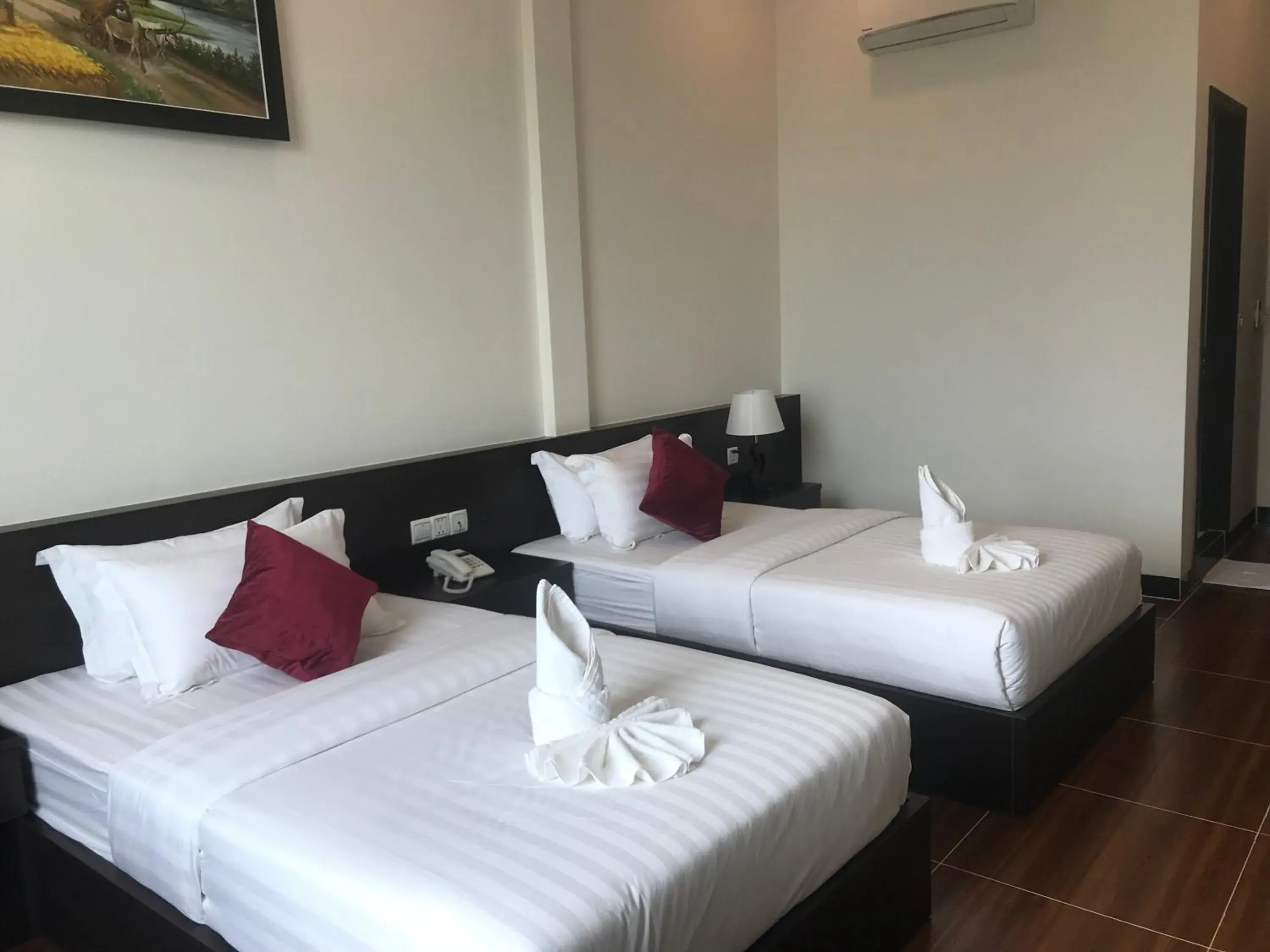 Deluxe Twin Room in Apple Hotel Two - Near Phnom Penh Airport Deluxe Twin Room in Apple Hotel Two - Near Phnom Penh Airport