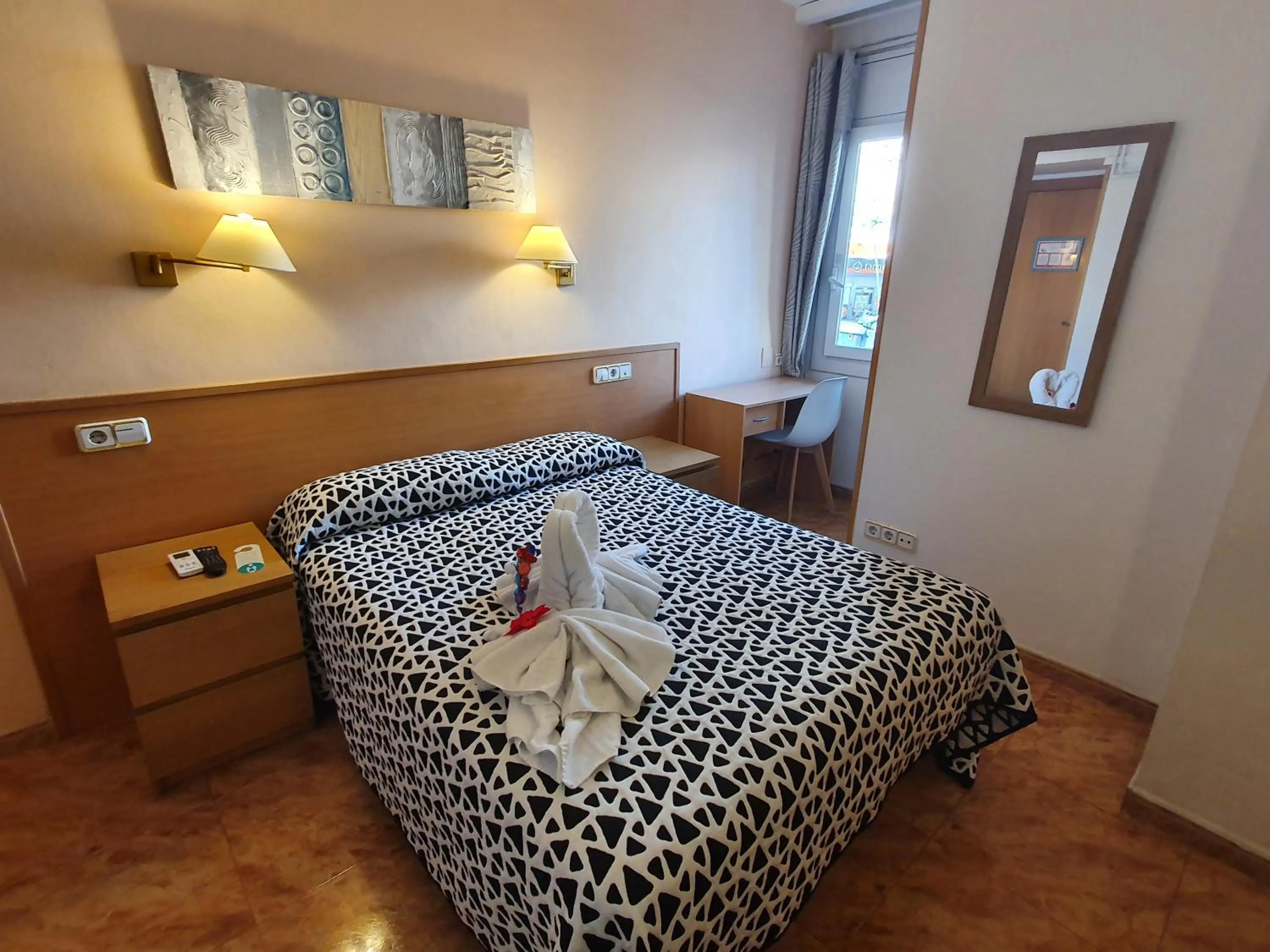 Bedroom, Bed in Hostal Rio De Castro