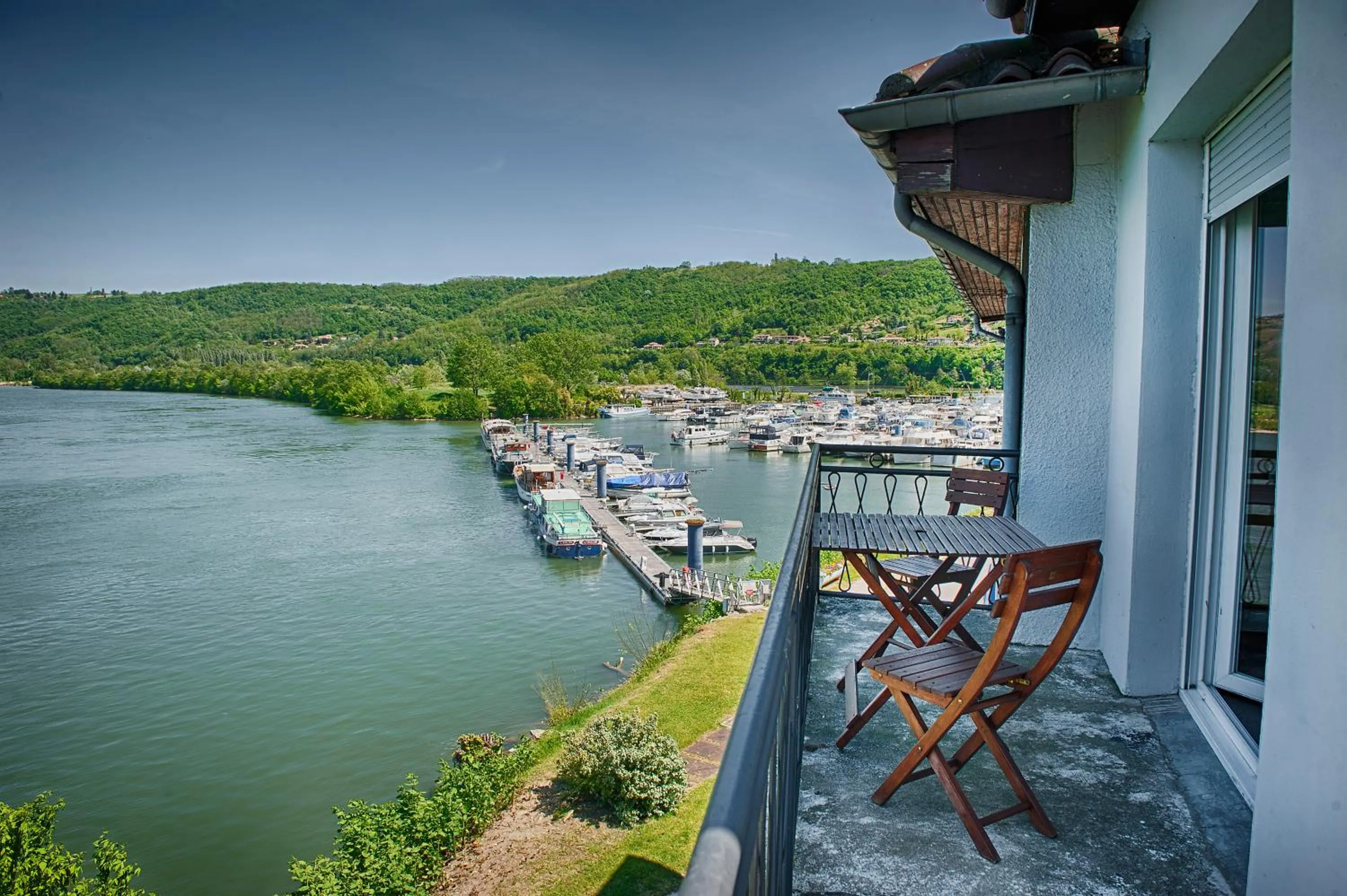 Natural landscape in Logis Hôtel Le Bellevue