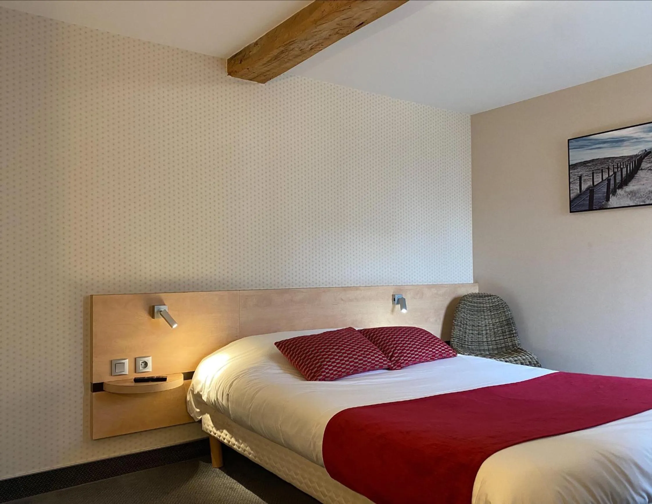 Bed in Logis Hôtel Le Bellevue