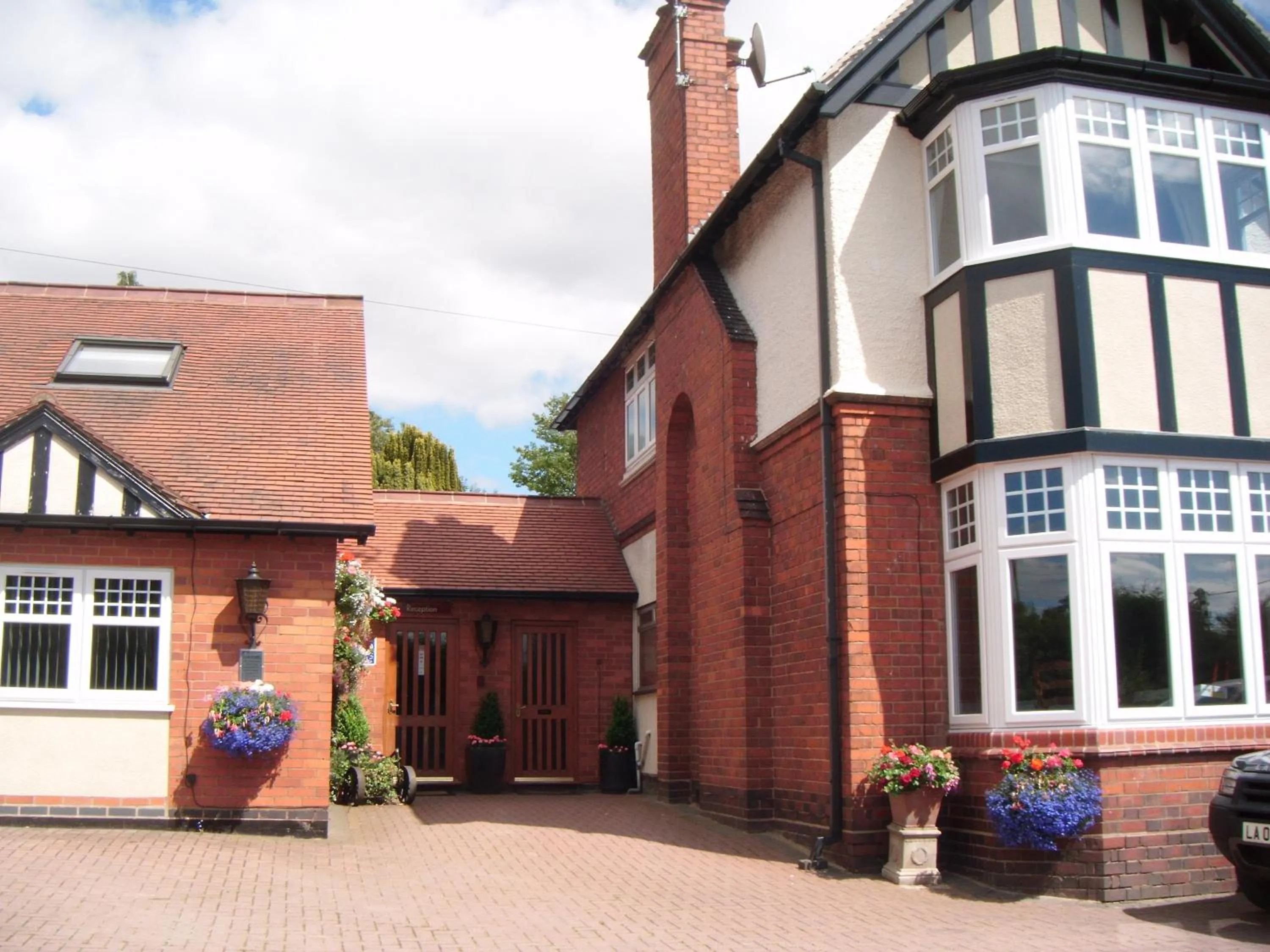 Property building in Grimscote Manor Hotel