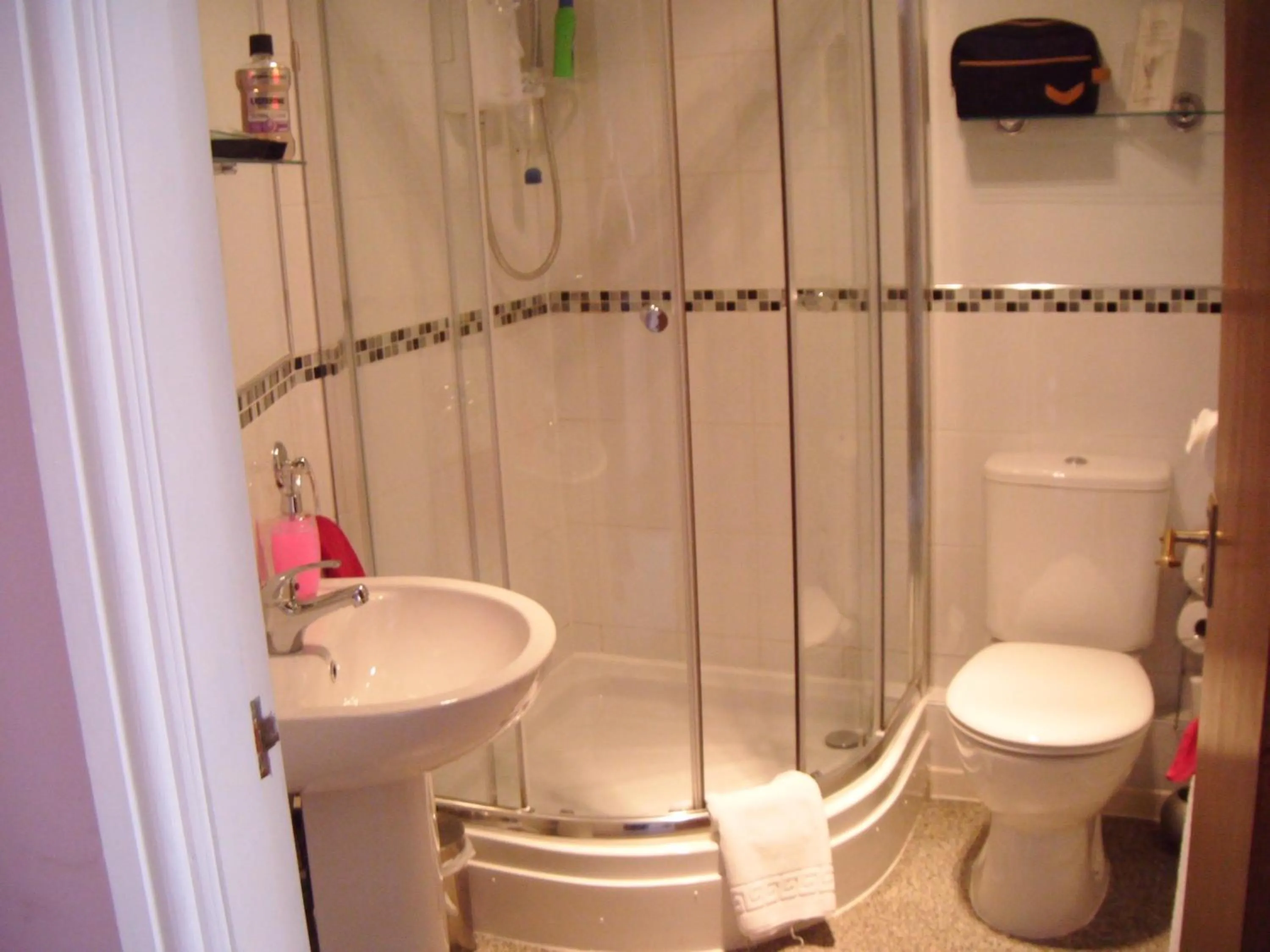 Bathroom in Grimscote Manor Hotel