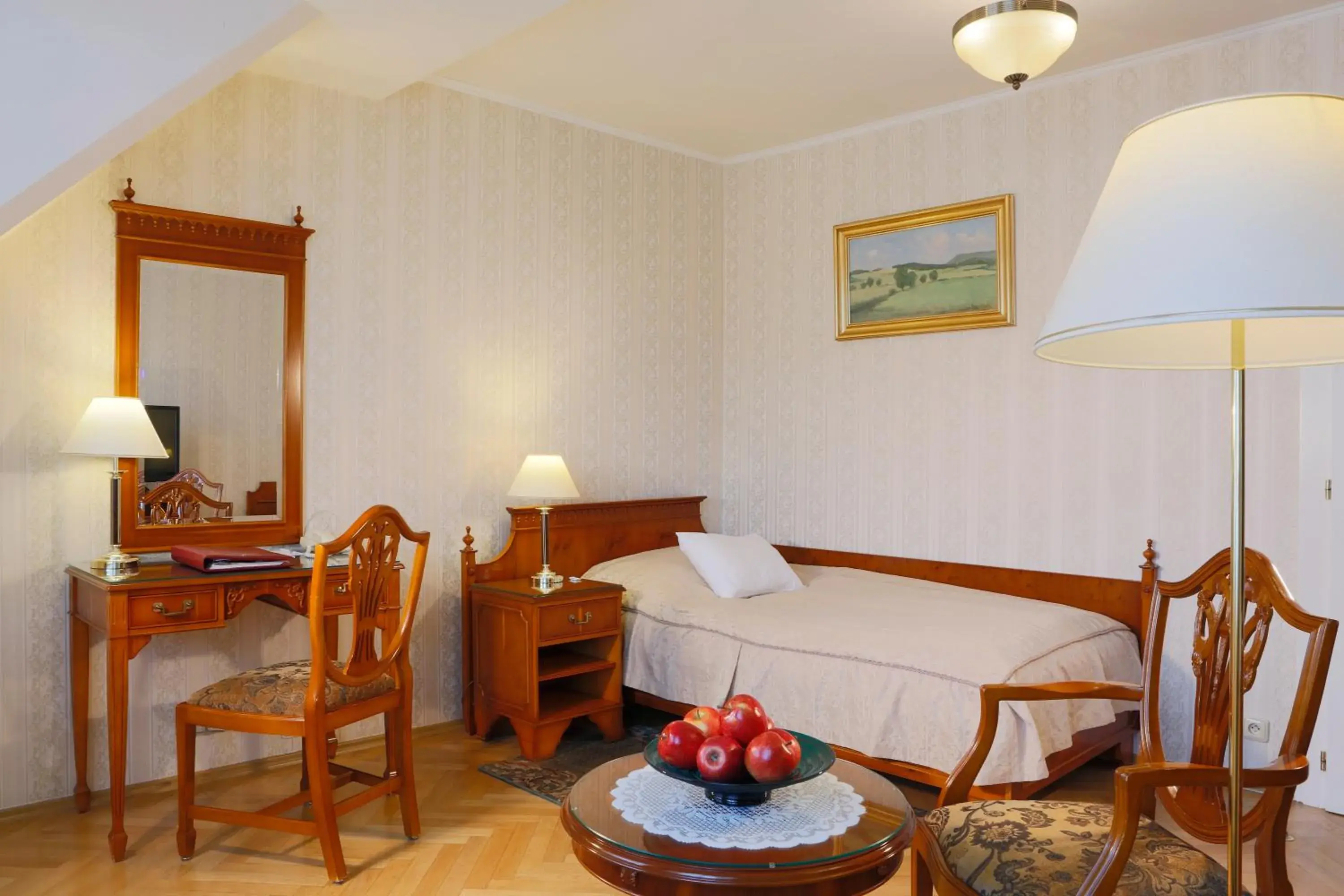 Standard Single Room in Bristol Palace Standard Single Room in Bristol Palace