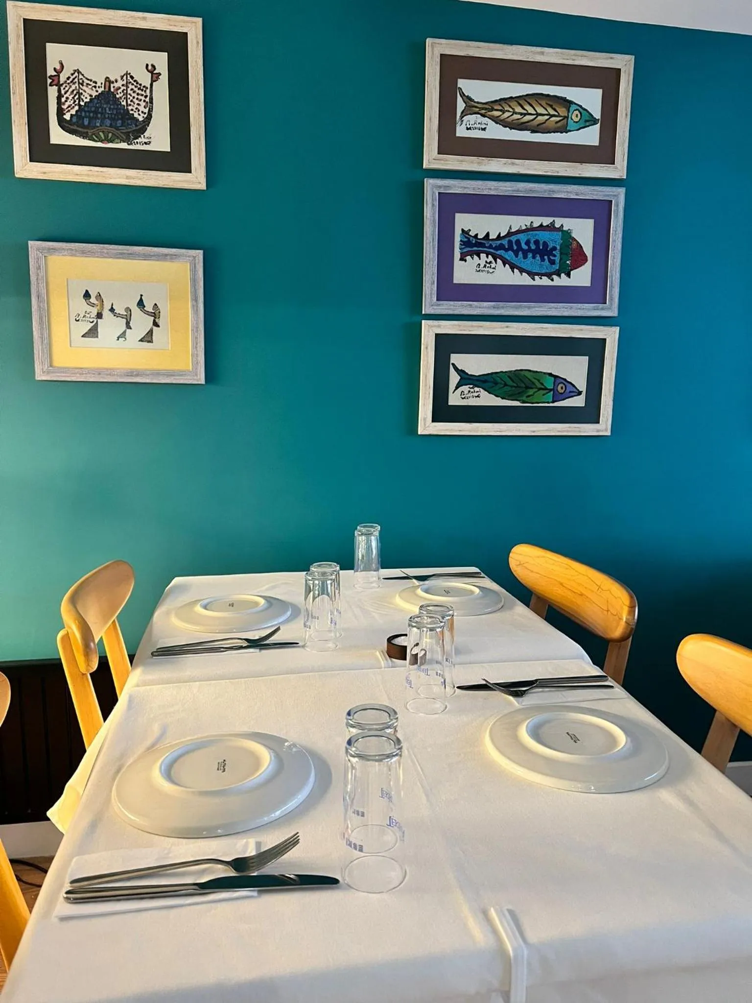 Restaurant/places to eat in Riva's Moda