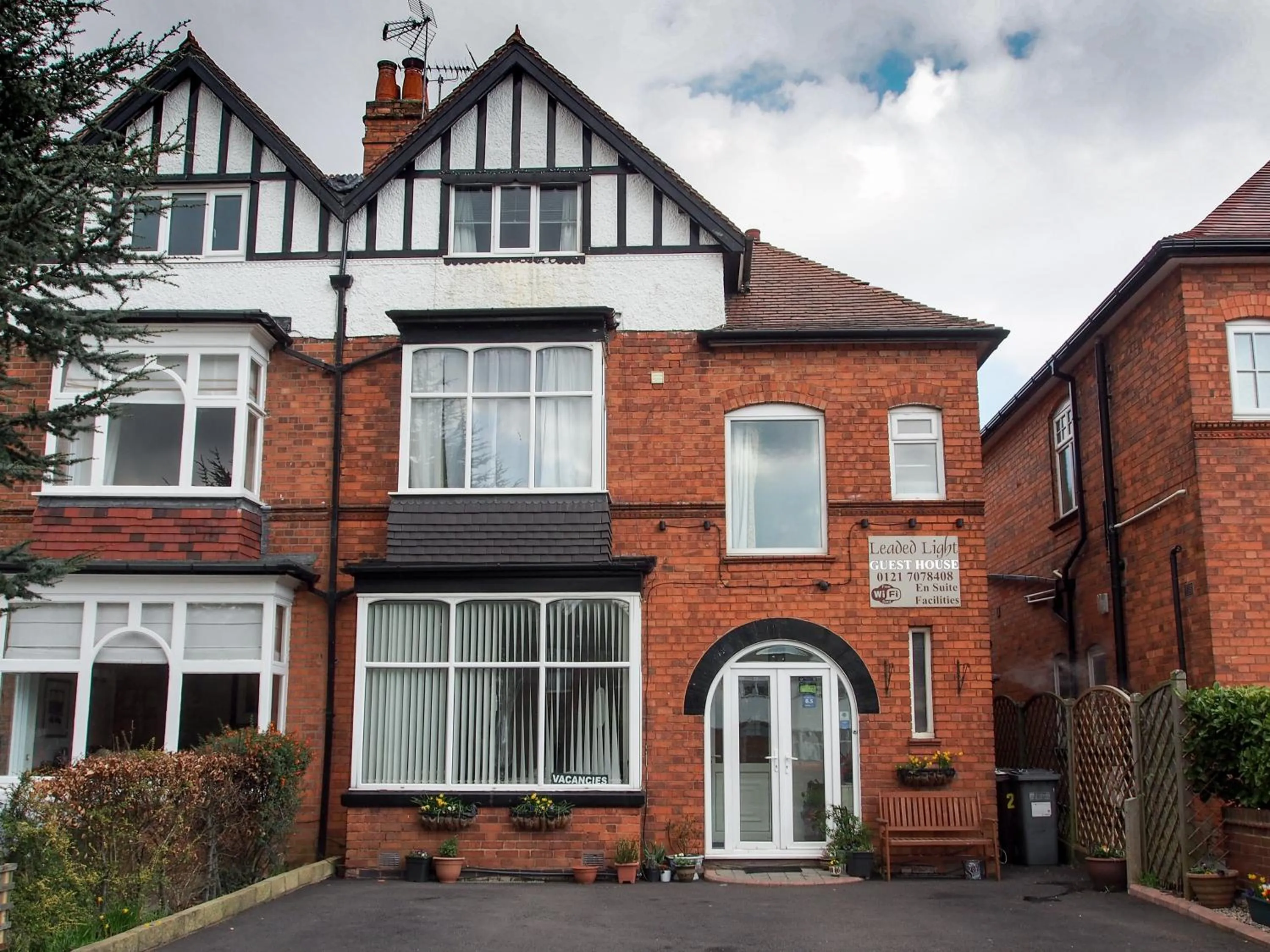 Facade/entrance in Leaded Light Guest House