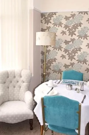 Restaurant/places to eat in Leaded Light Guest House