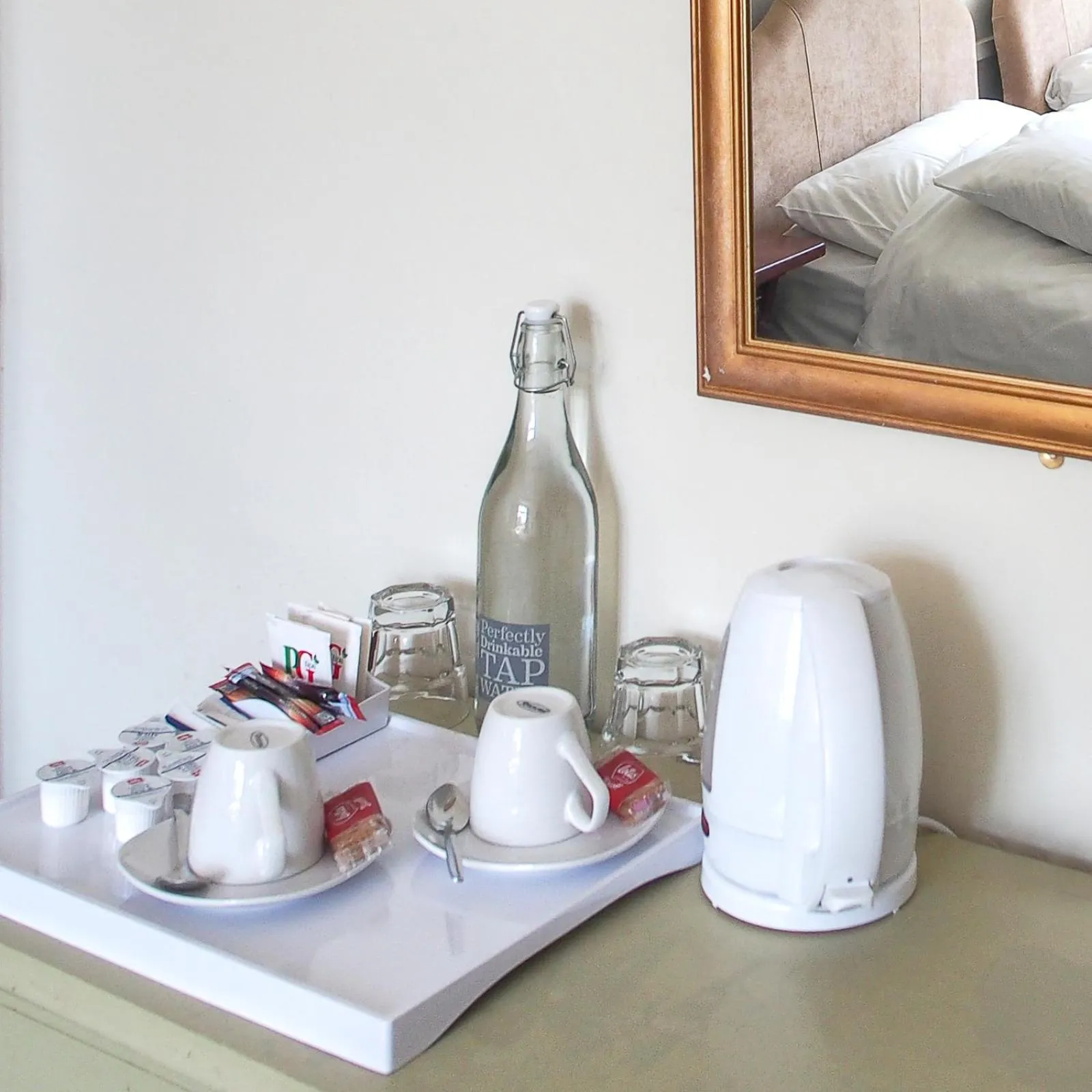 Food and drinks in Leaded Light Guest House