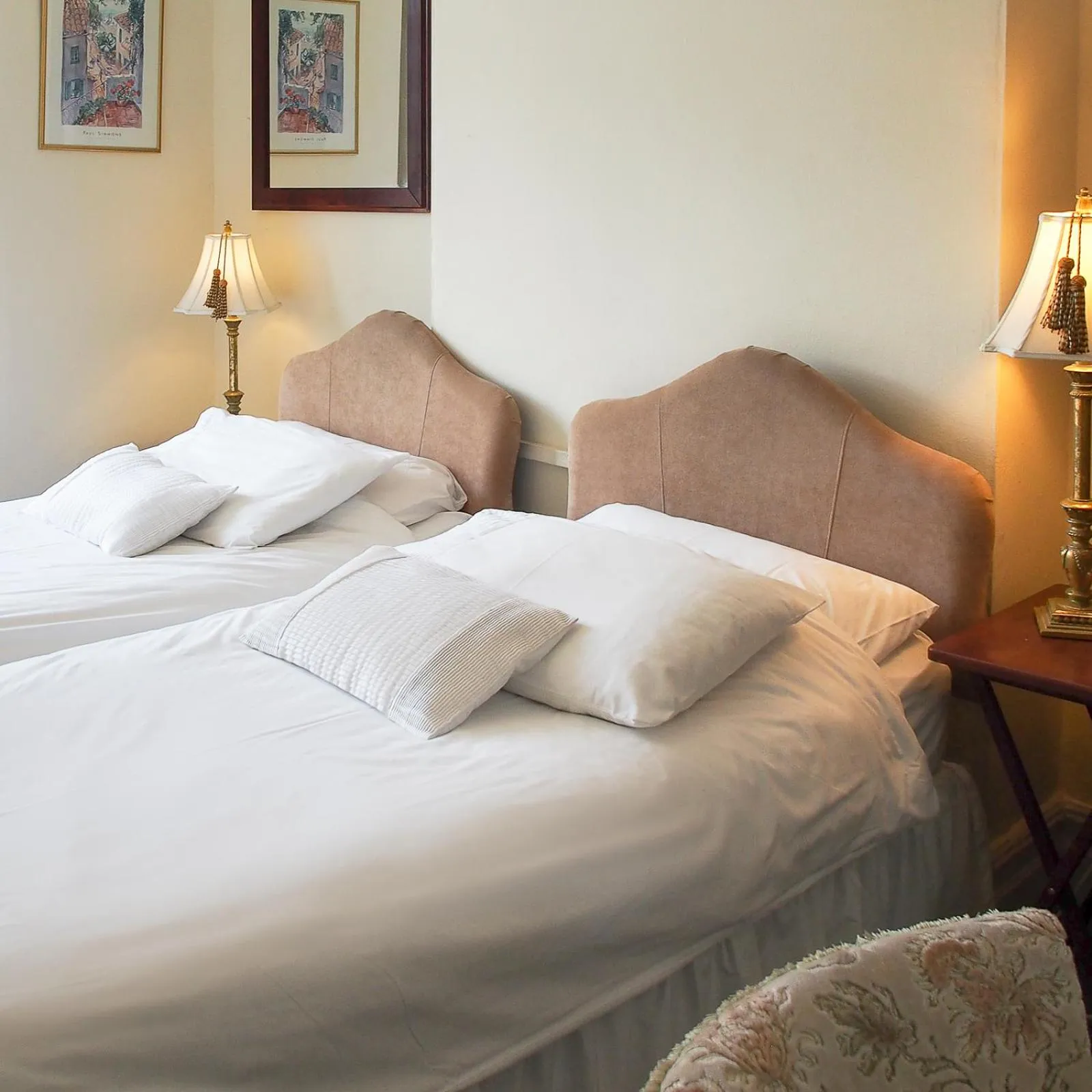 Bed in Leaded Light Guest House