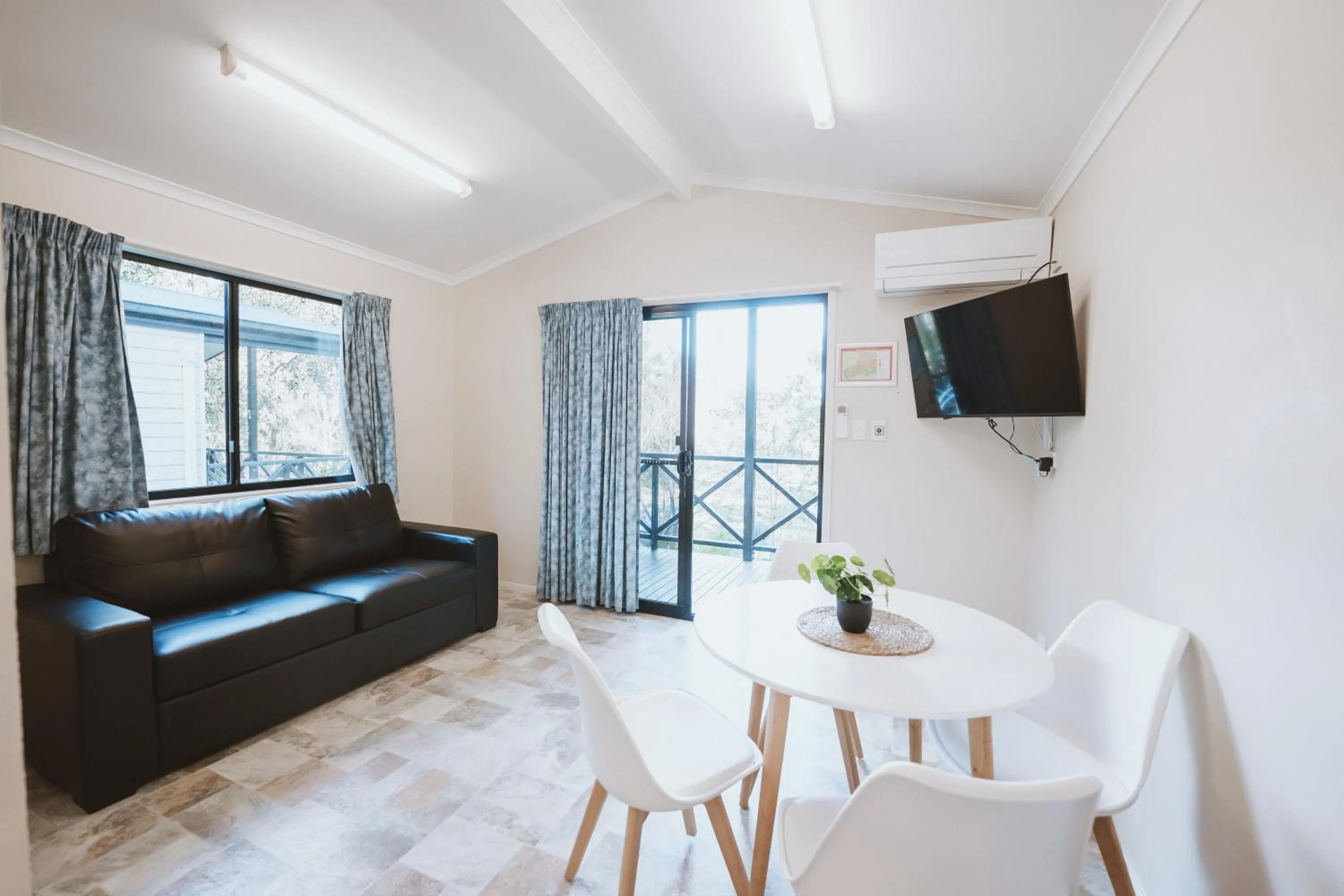 Living room in BIG4 Cania Gorge Holiday Park