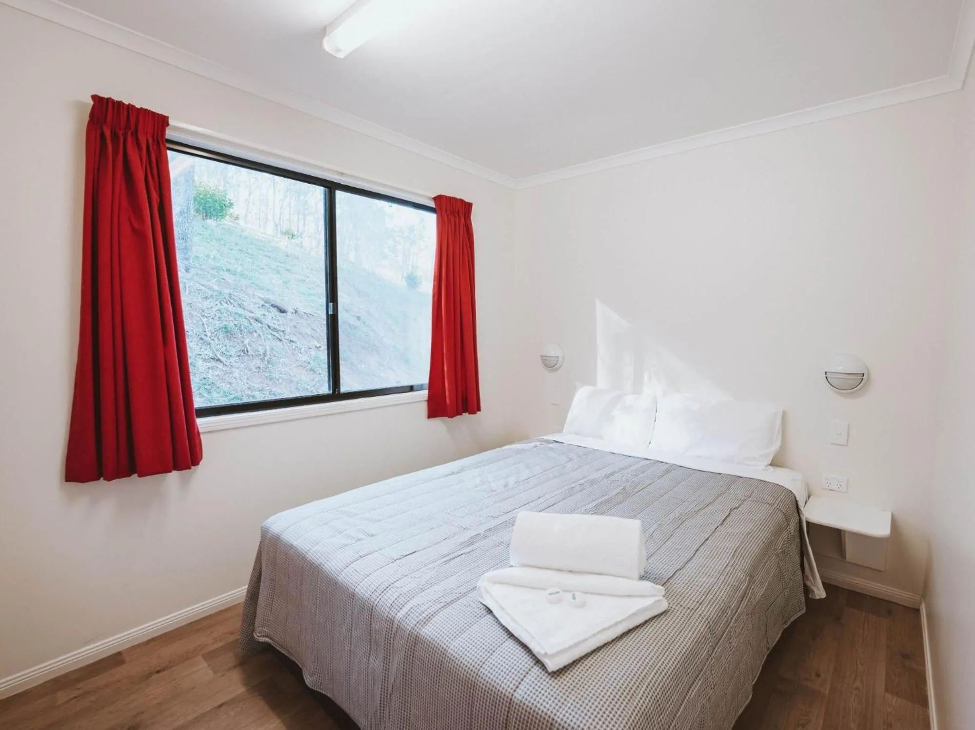 Bedroom, Bed in BIG4 Cania Gorge Holiday Park