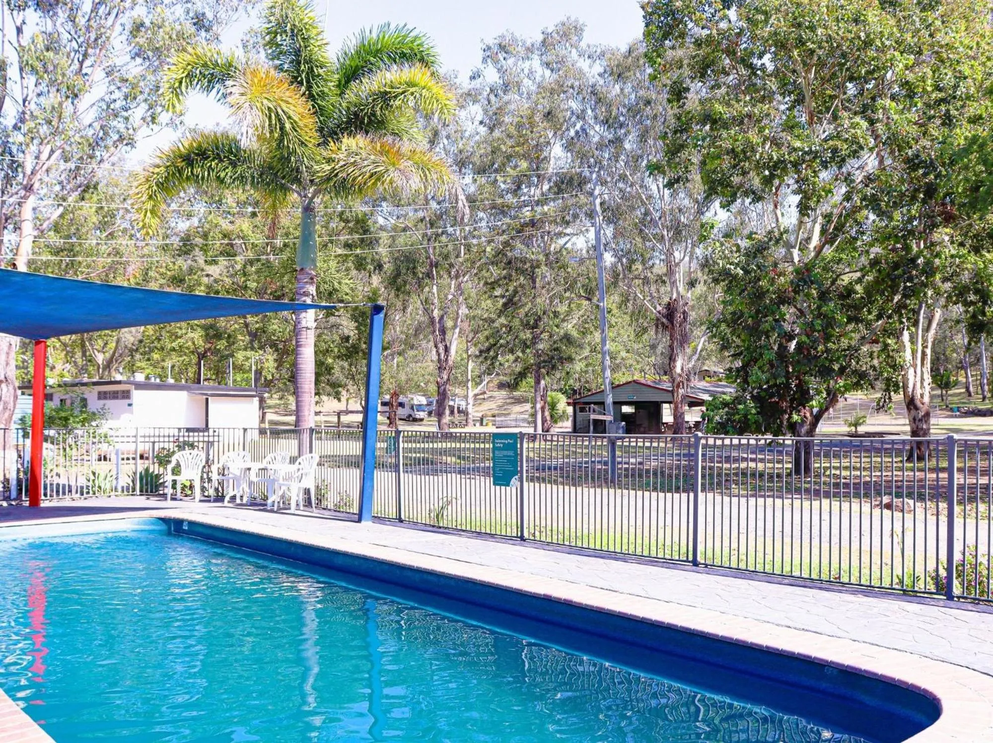 Swimming pool in BIG4 Cania Gorge Holiday Park