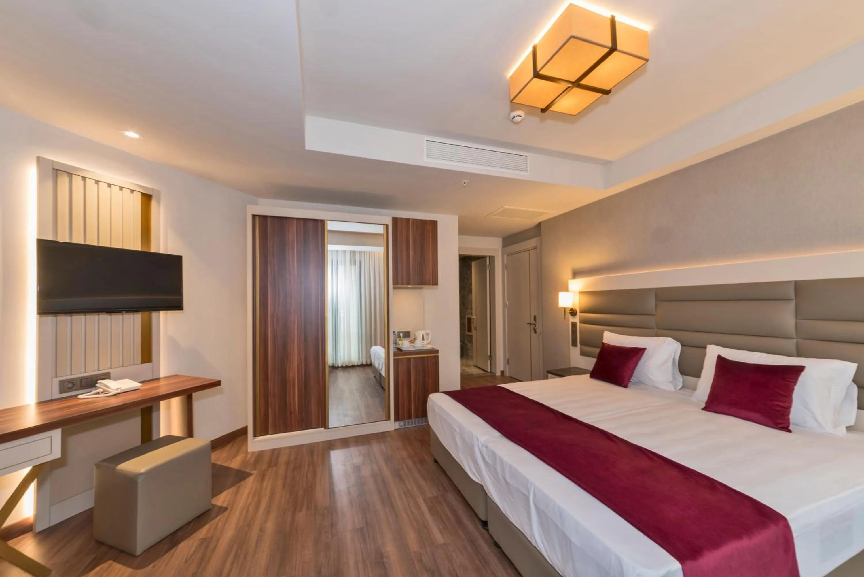 Bedroom, Bed in Golden Royal Hotel & SPA