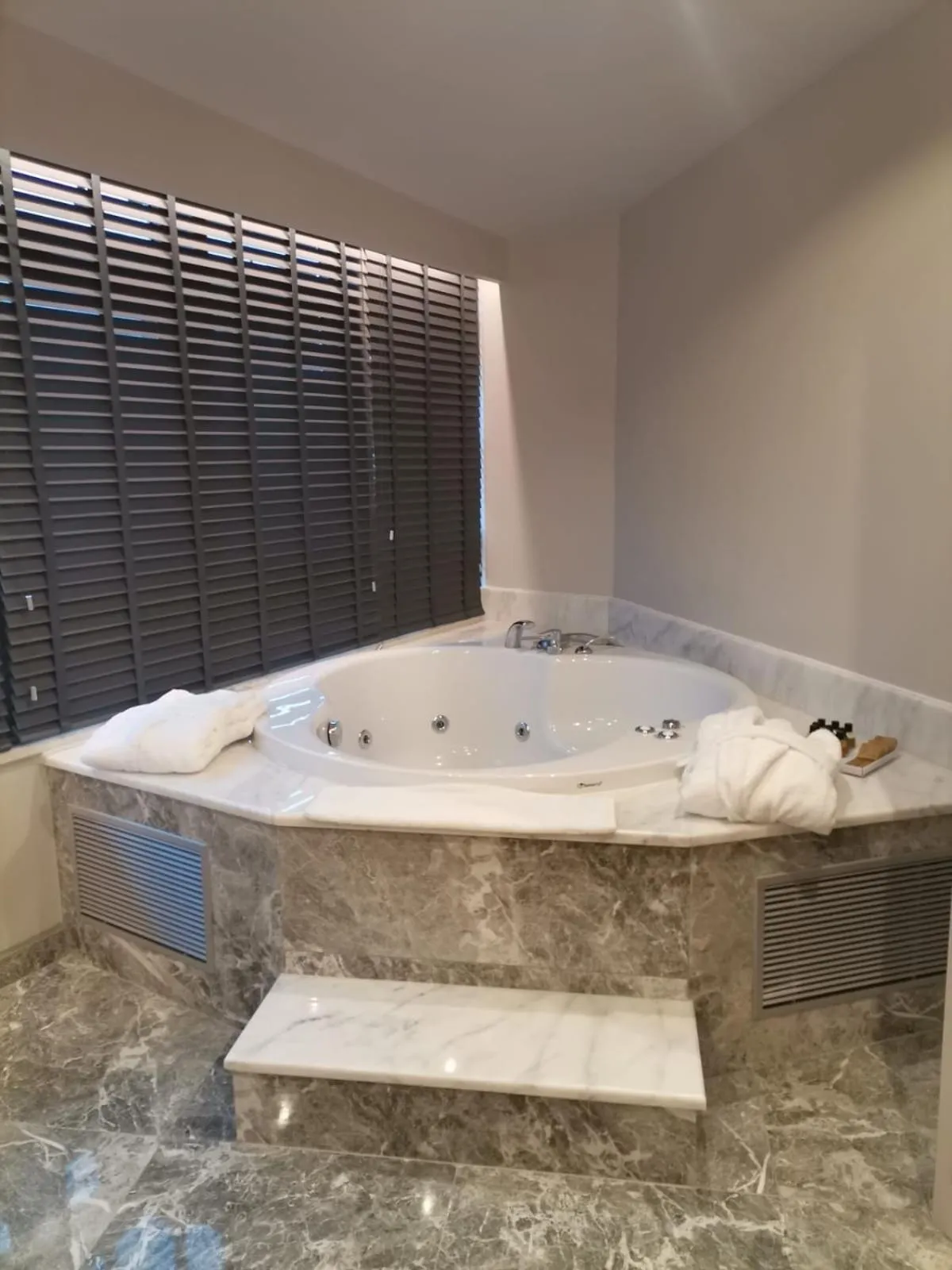 Massage in Golden Royal Hotel & SPA